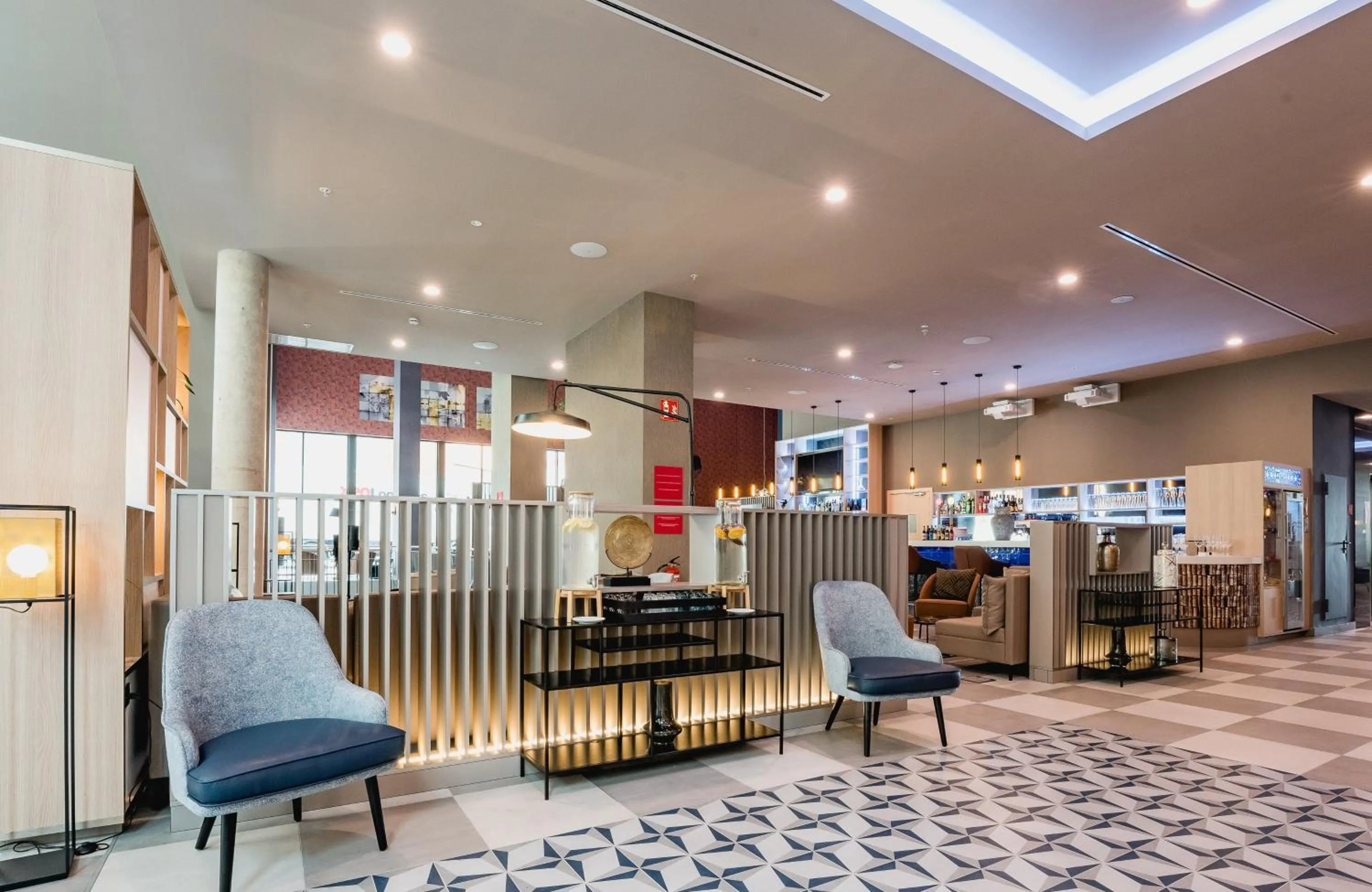 Lobby or reception in Leonardo Royal Hotel Barcelona Fira