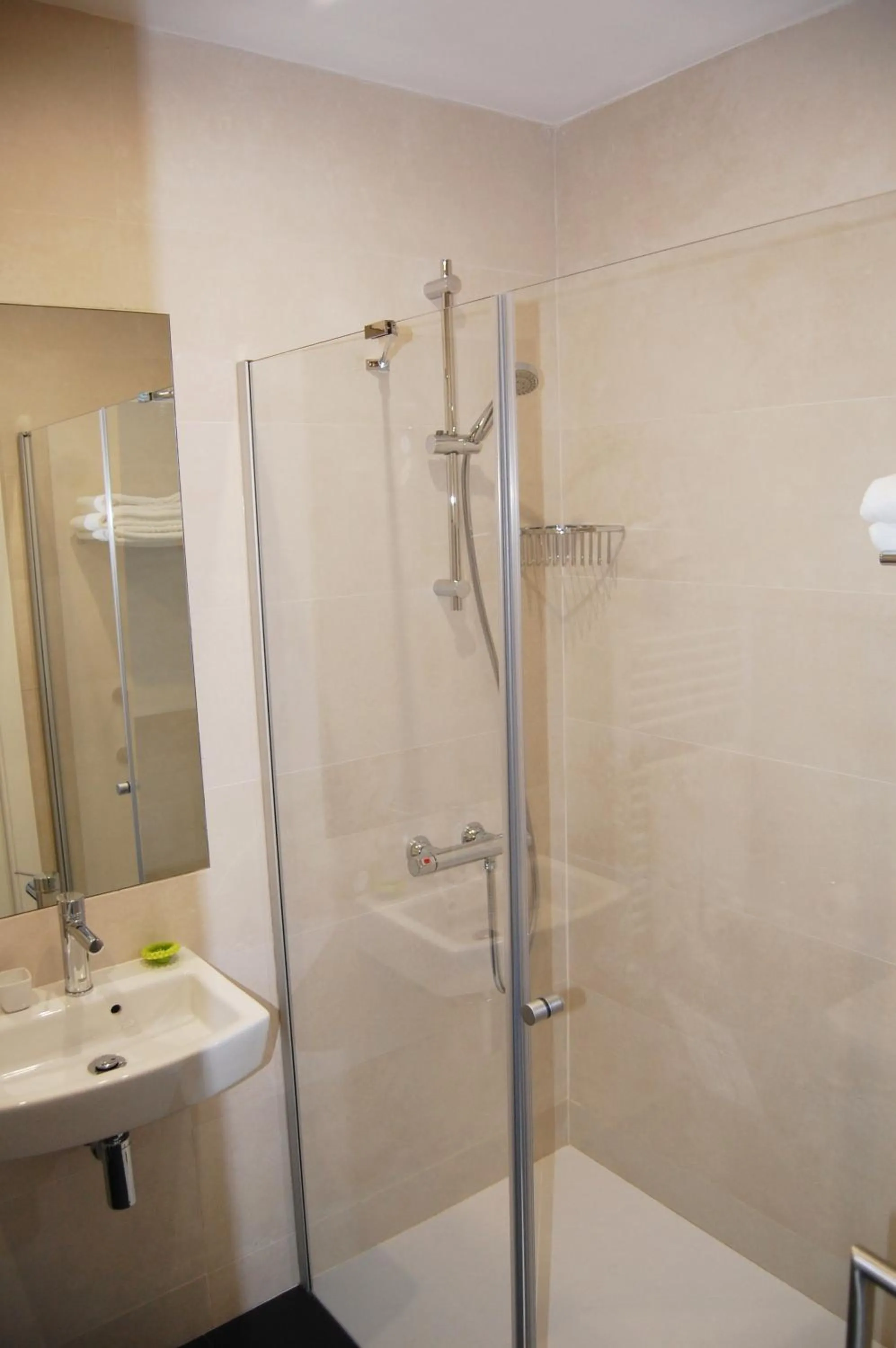 Bathroom in Hostal Tres Campanas