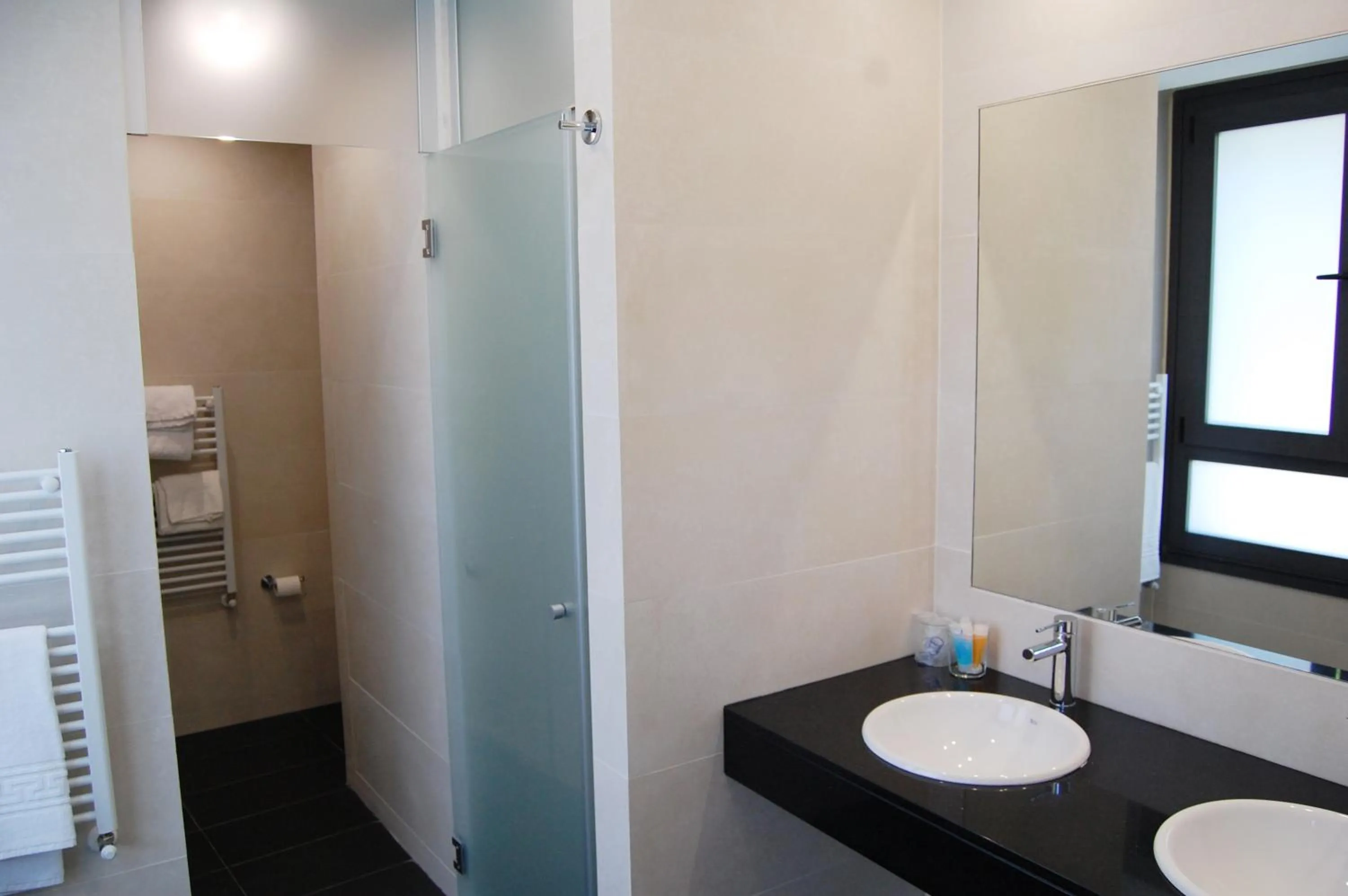 Bathroom in Hostal Tres Campanas