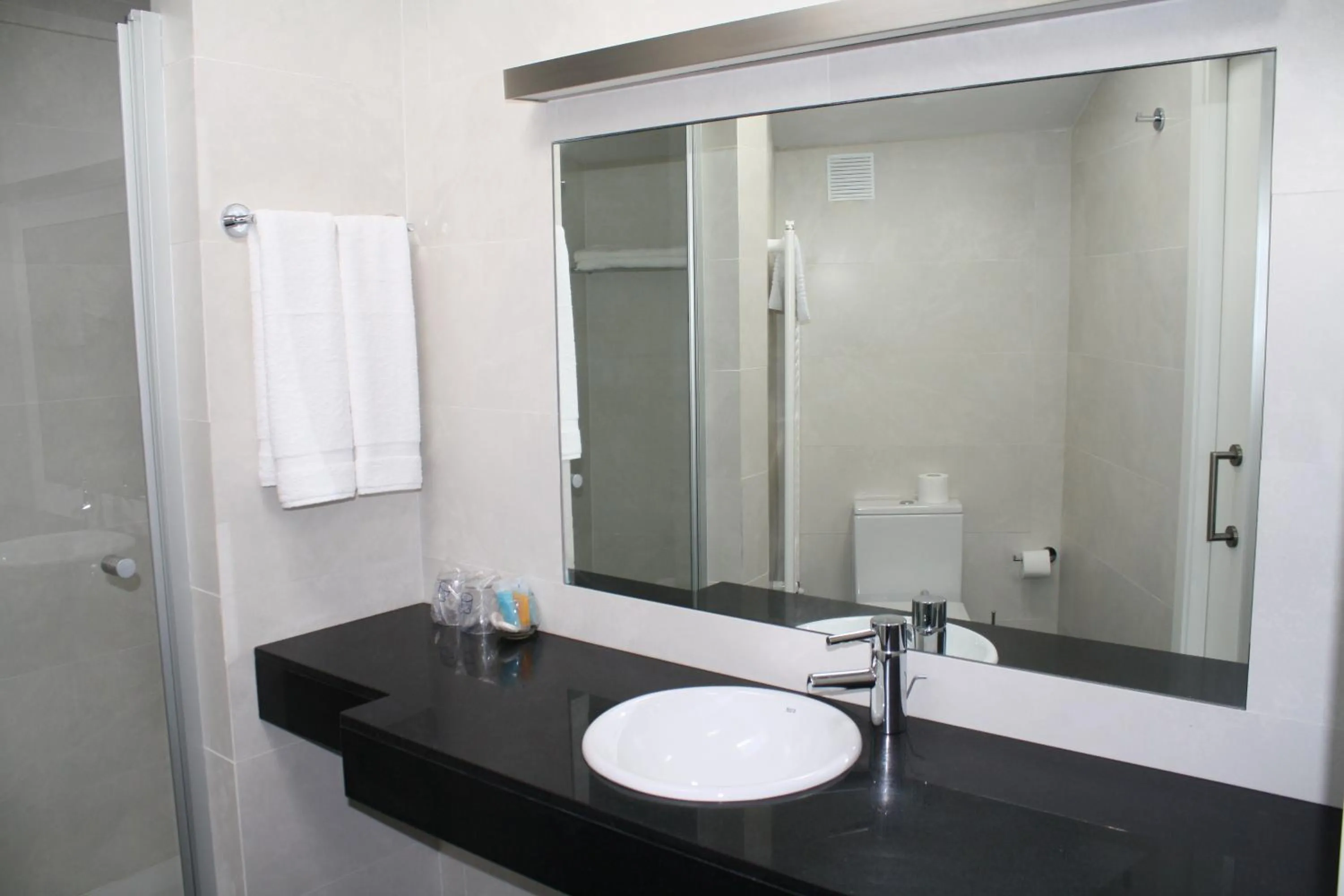 Toilet in Hostal Tres Campanas