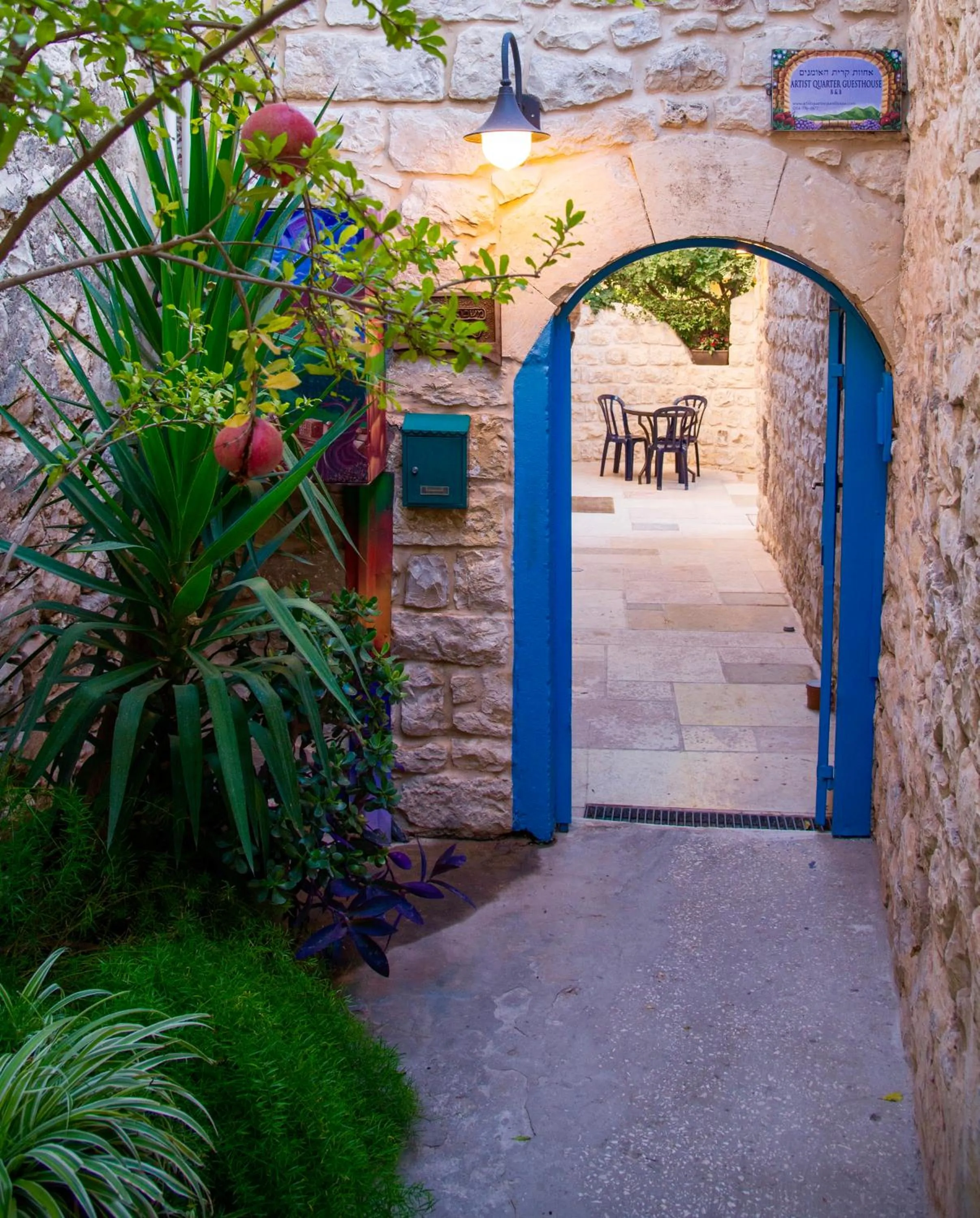 Facade/entrance in Artist Quarter Guesthouse B&B