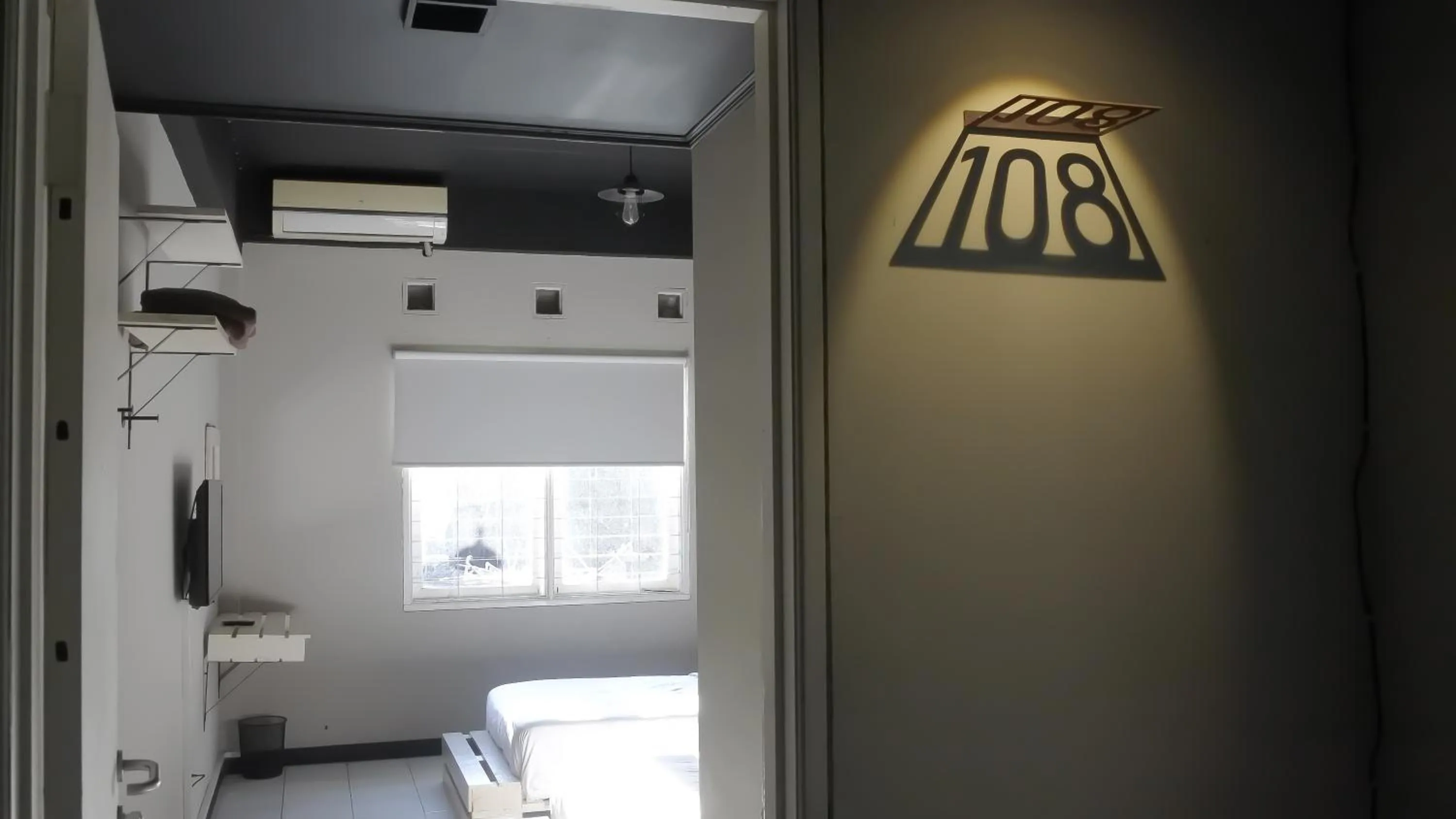 RedDoorz near Exit Toll Pasteur 5