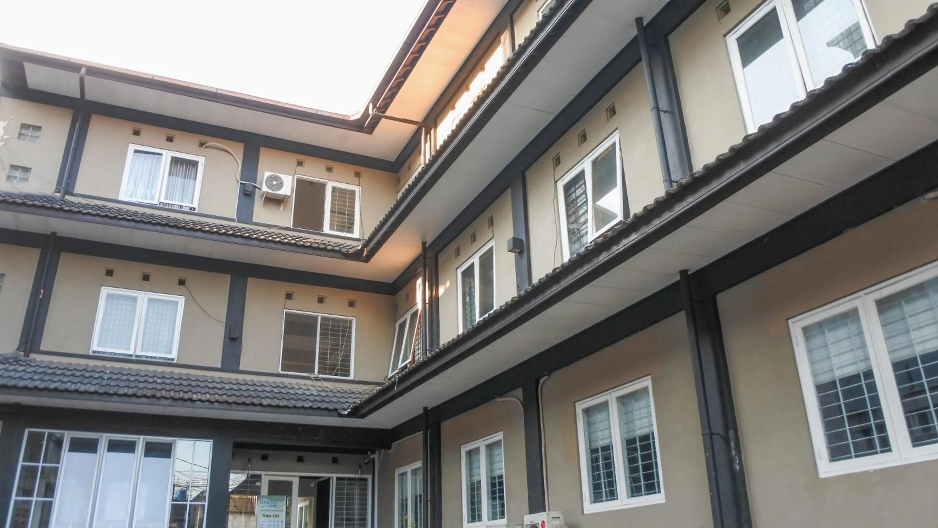 RedDoorz near Exit Toll Pasteur 5