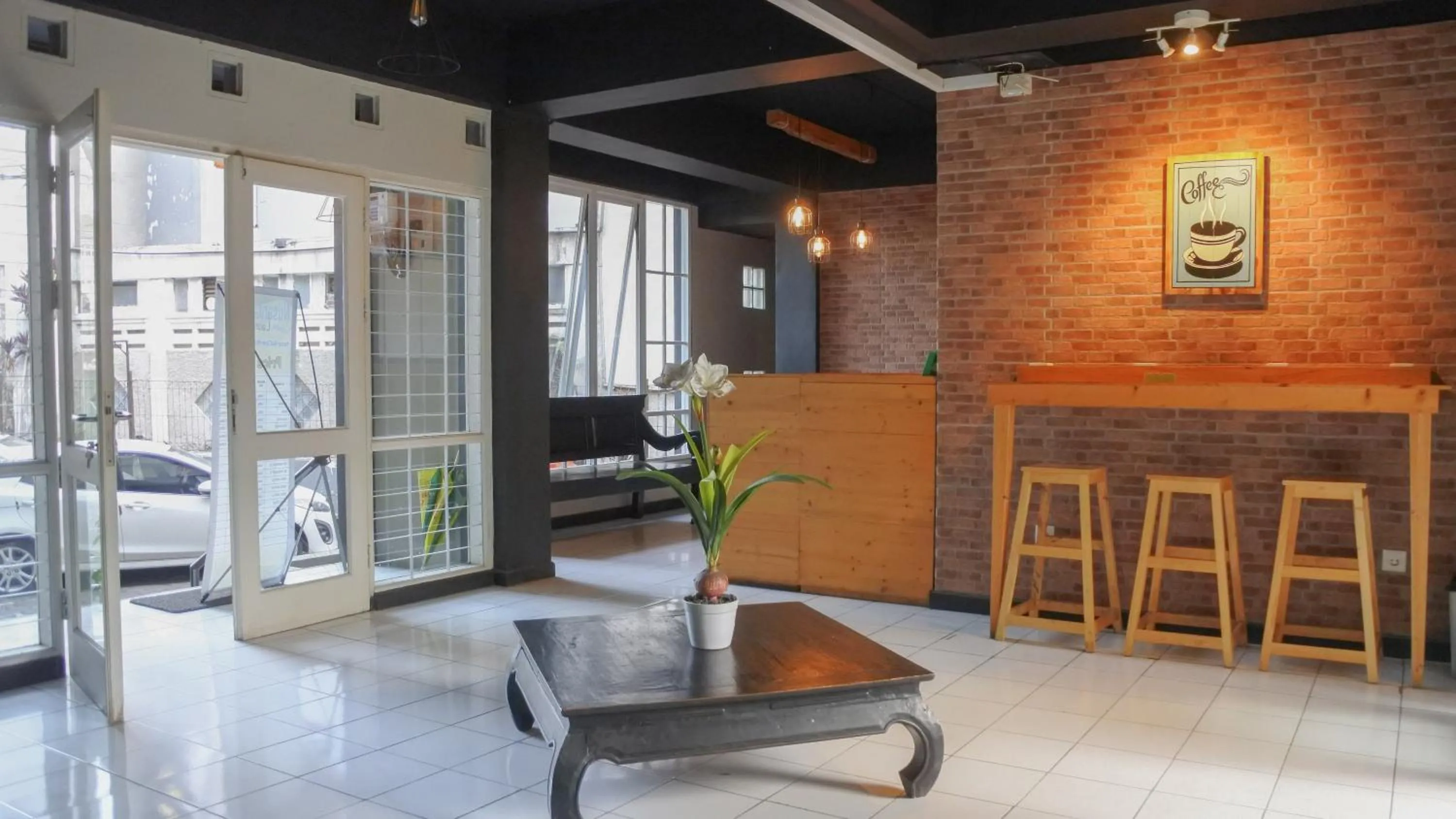 RedDoorz near Exit Toll Pasteur 5