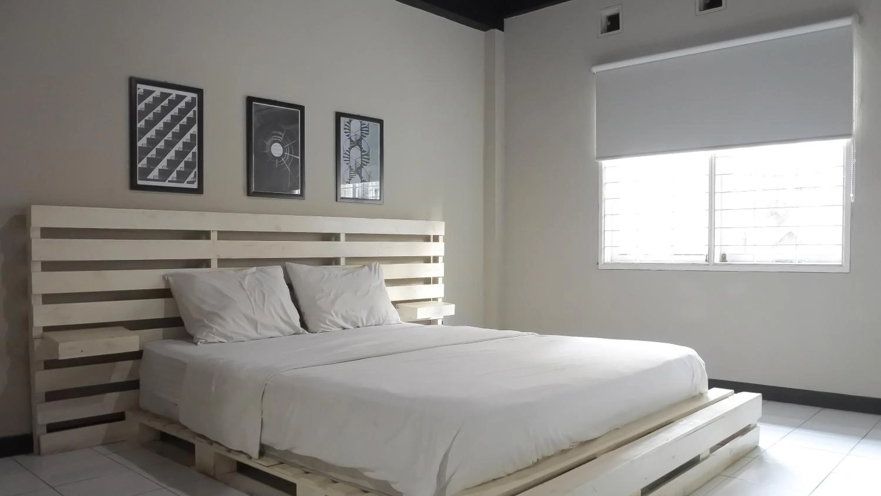 Bed in RedDoorz near Exit Toll Pasteur 5