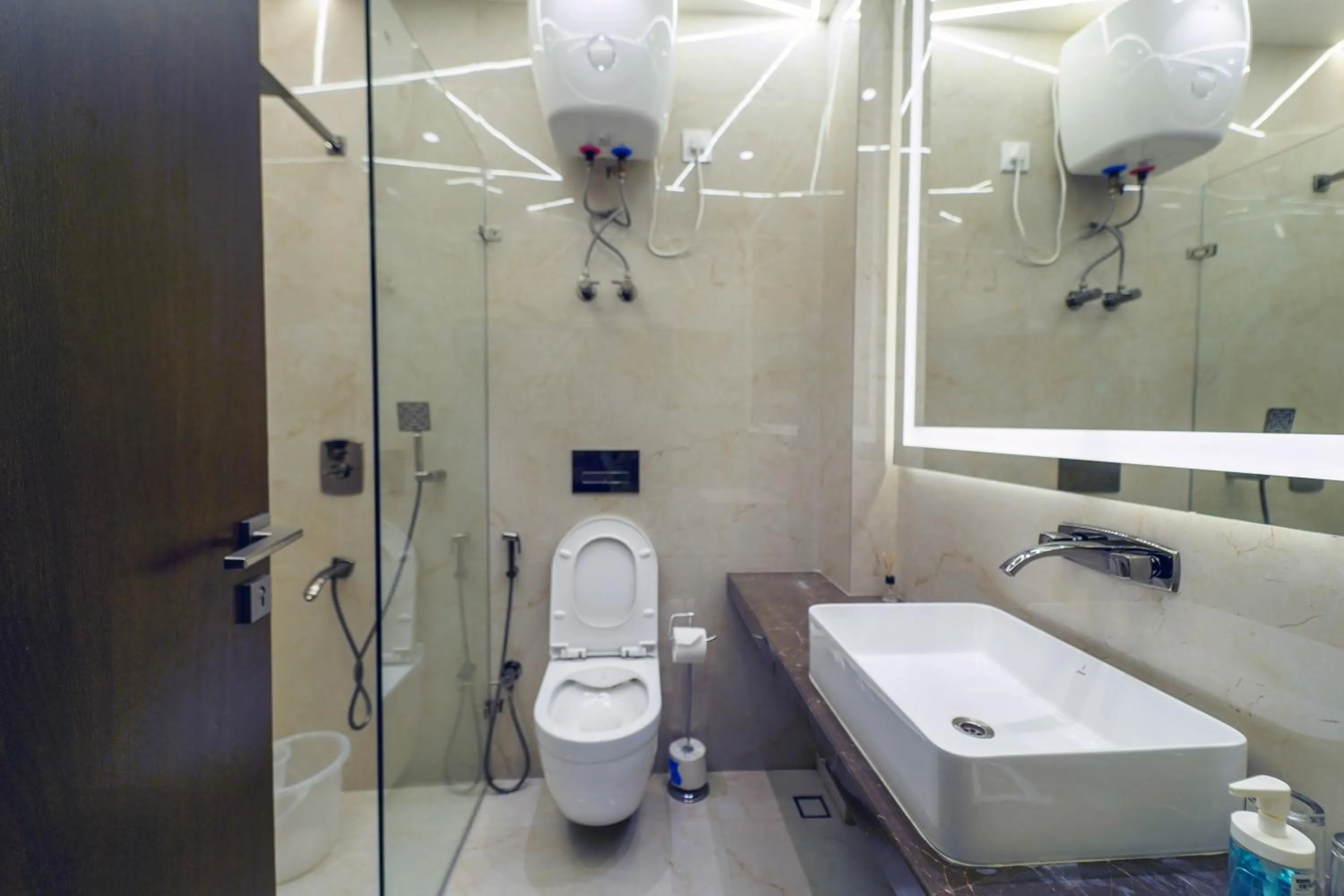 Shower in Central Bed & Breakfast