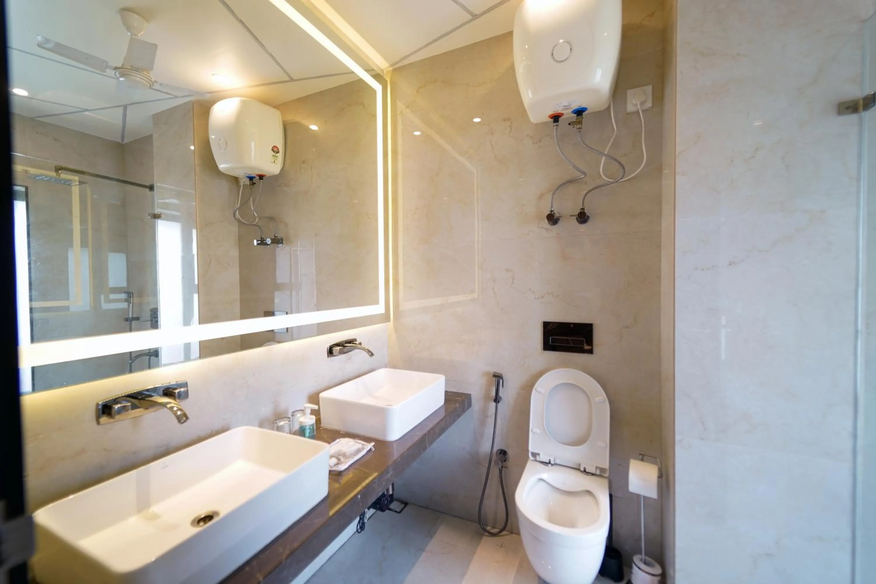 Shower in Central Bed & Breakfast