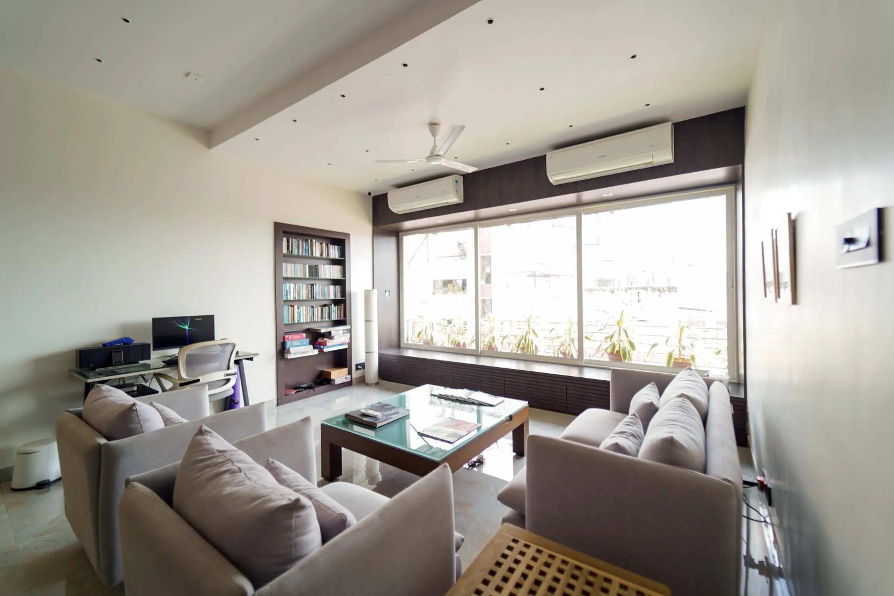 Communal lounge/ TV room in Central Bed & Breakfast