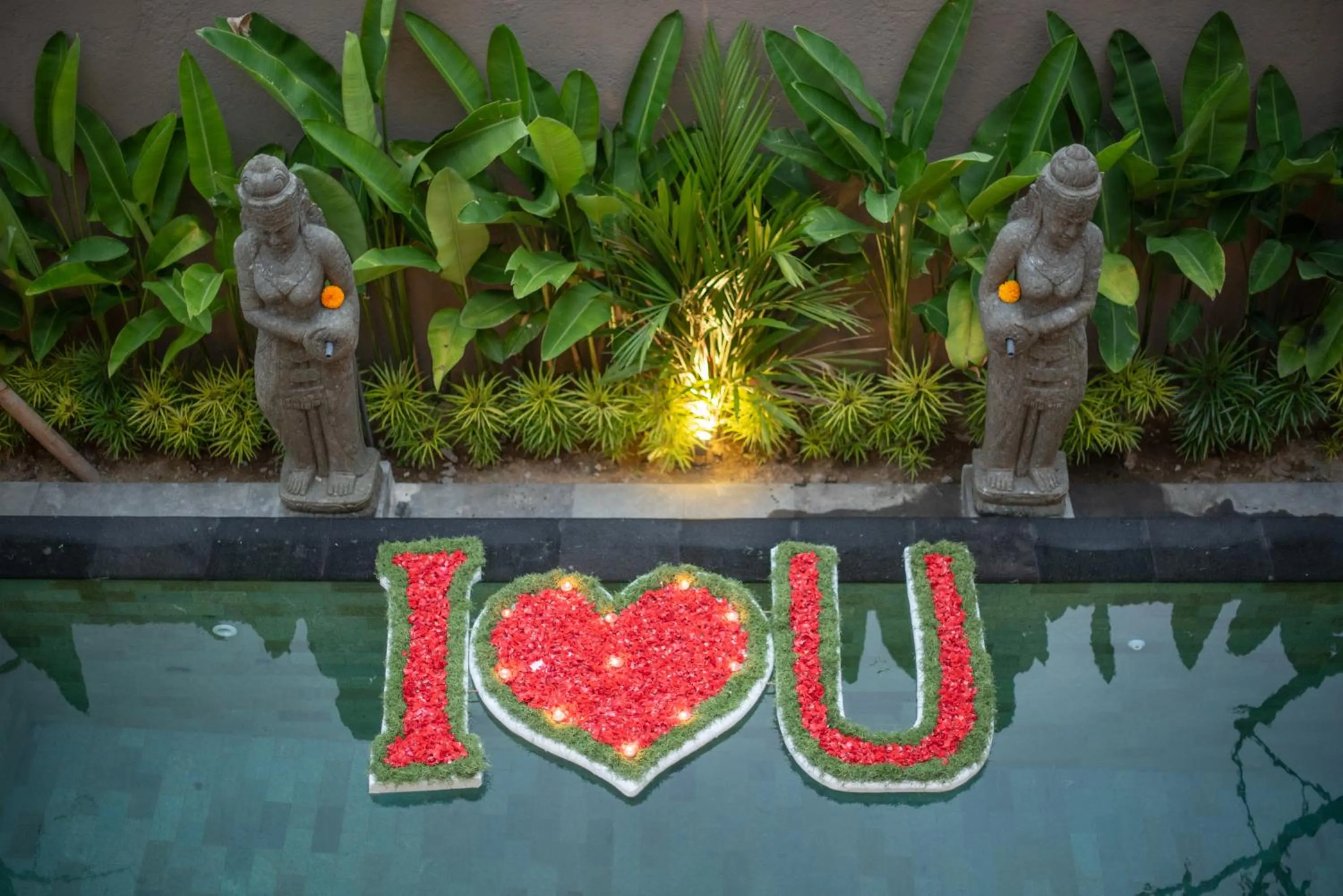 Swimming pool in Villa Semujan Ubud