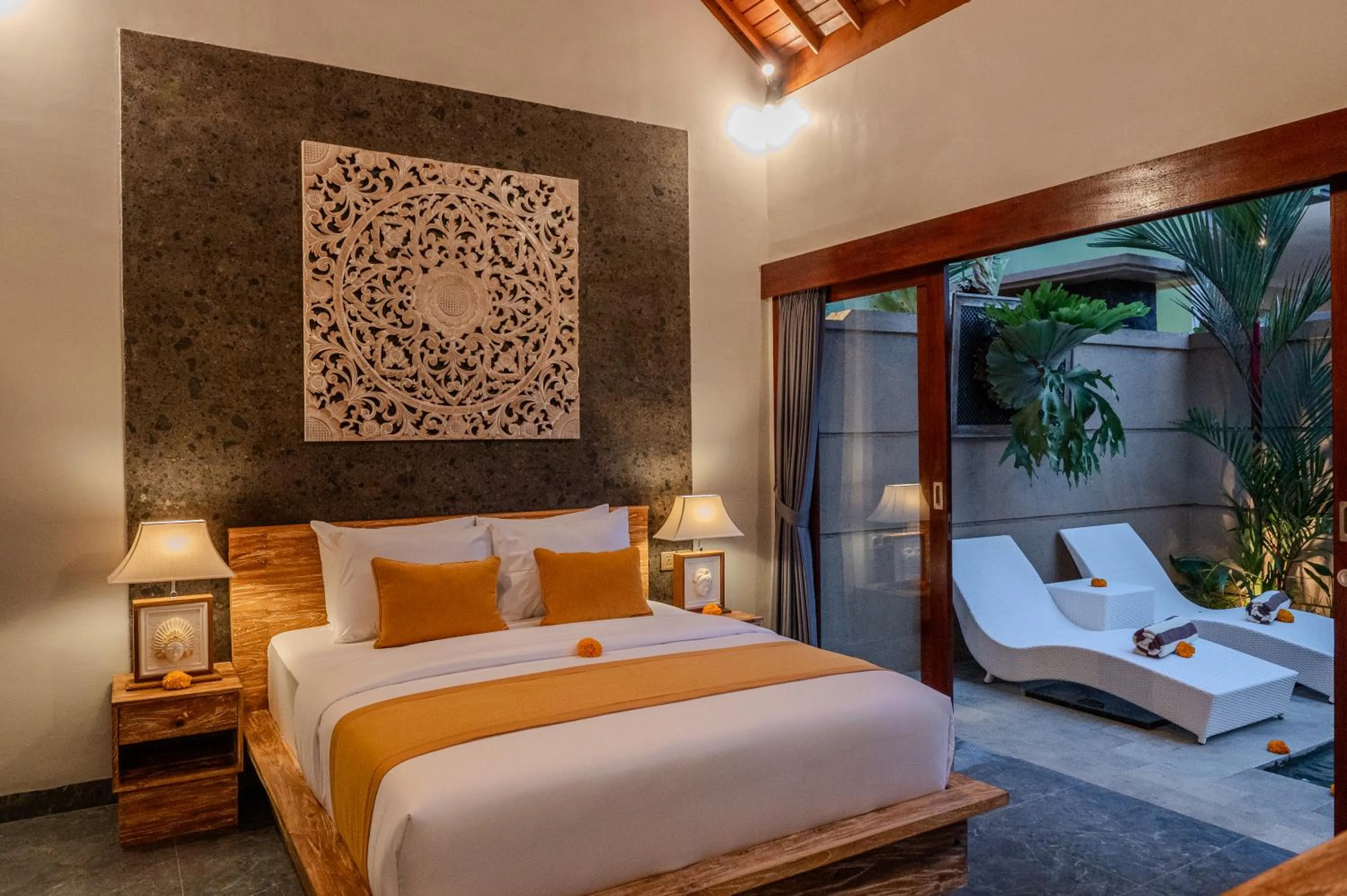 Bed in Villa Semujan Ubud
