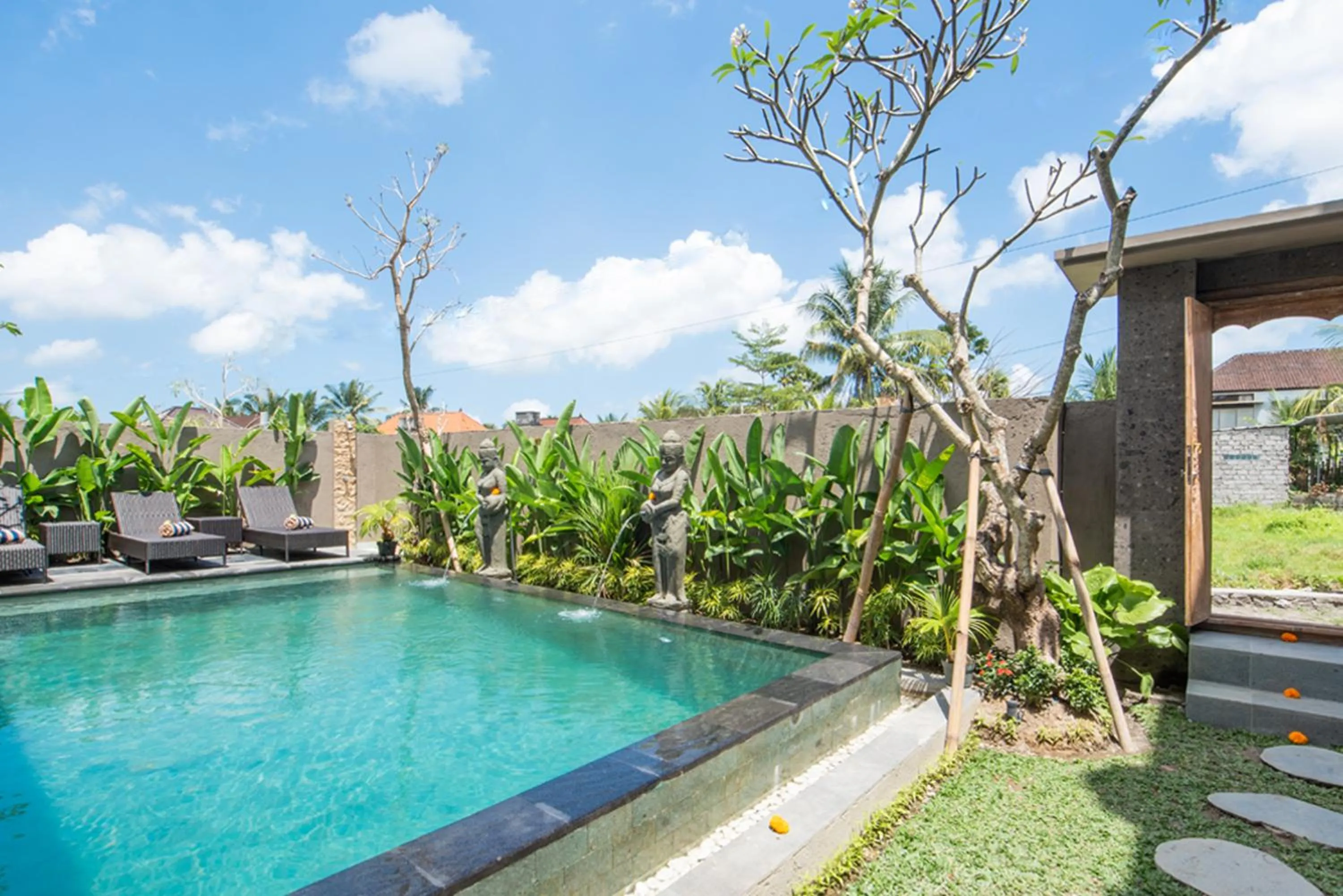 Swimming pool in Villa Semujan Ubud
