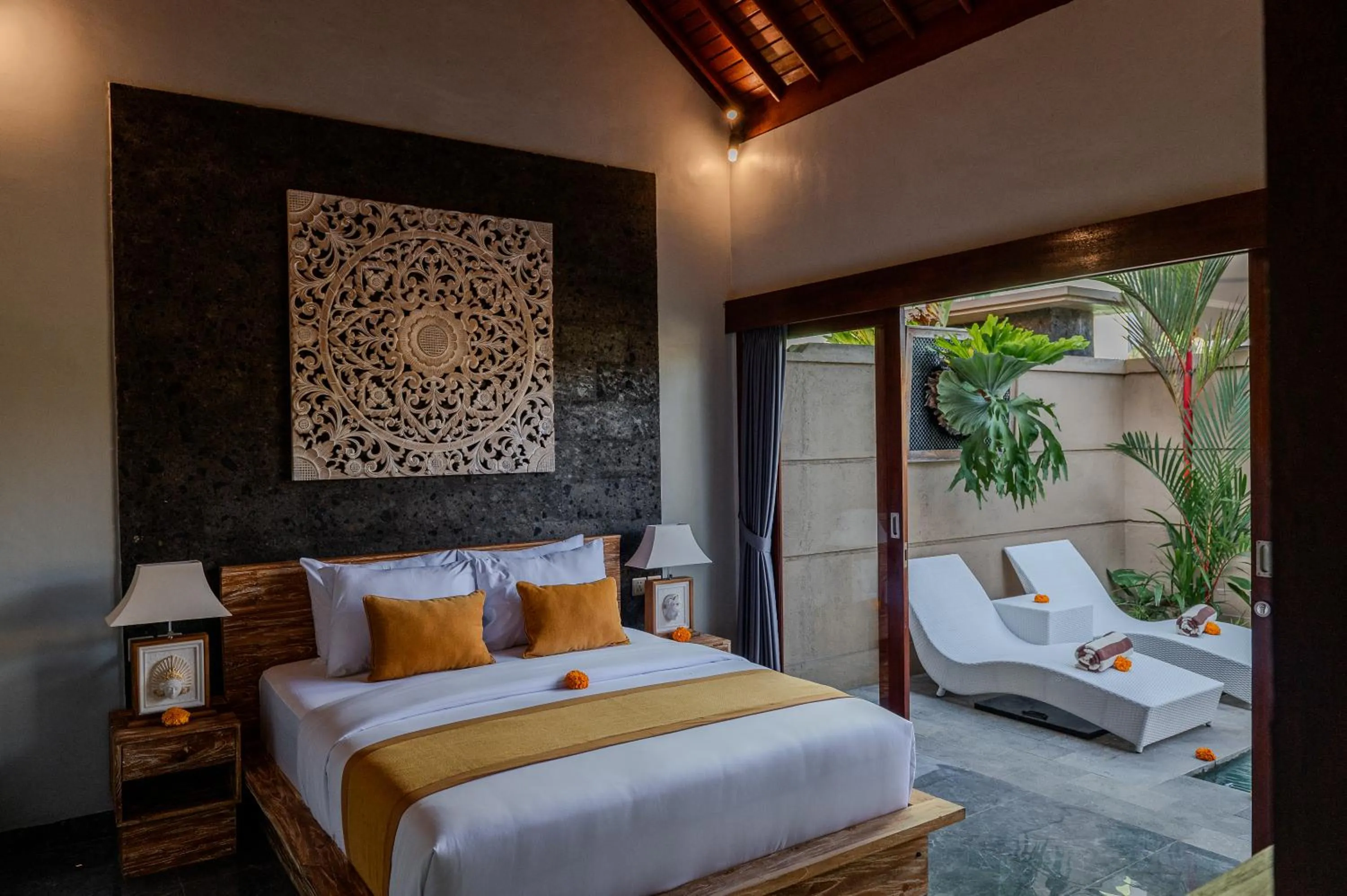 Bed in Villa Semujan Ubud