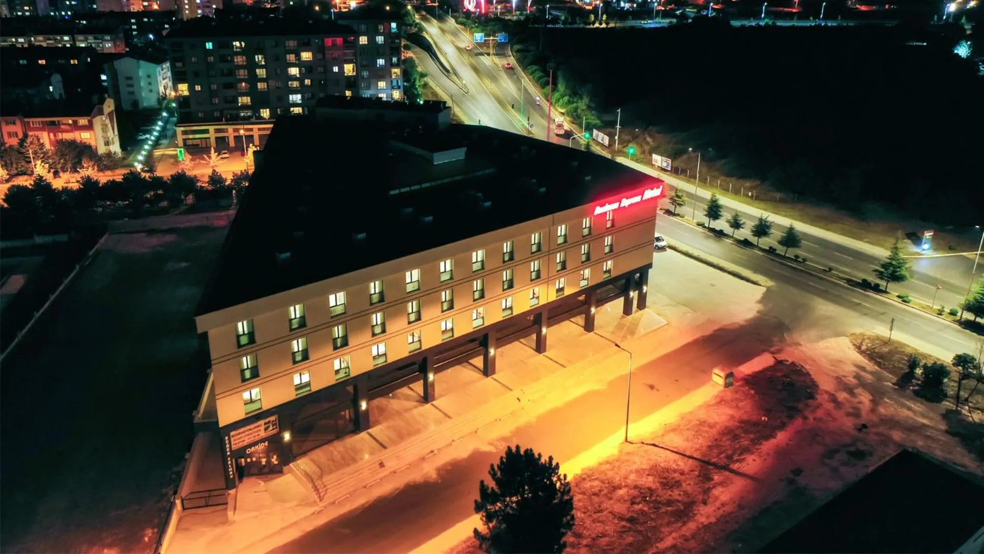 BUSINESS EXPRESS HOTEL