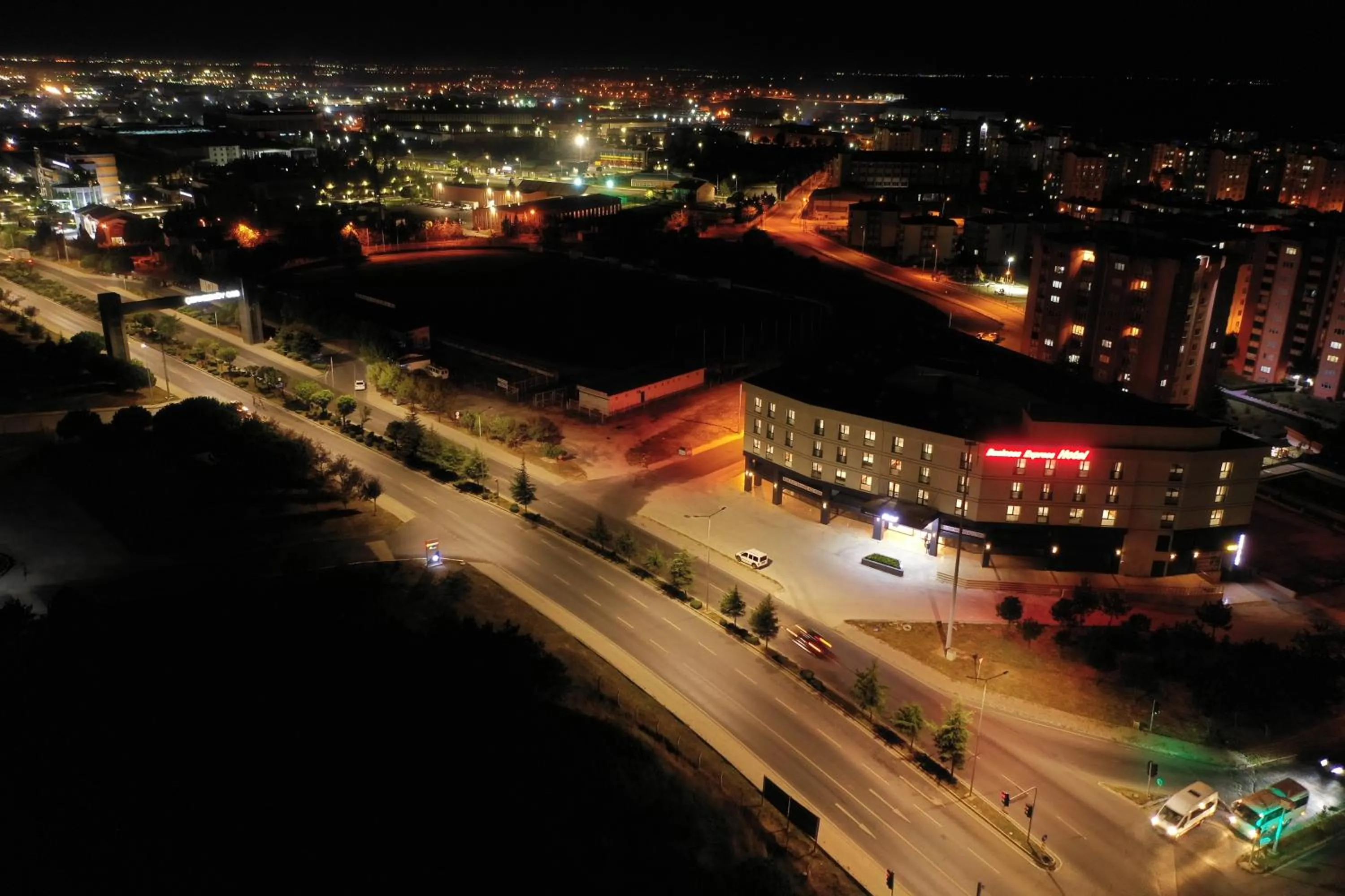 BUSINESS EXPRESS HOTEL