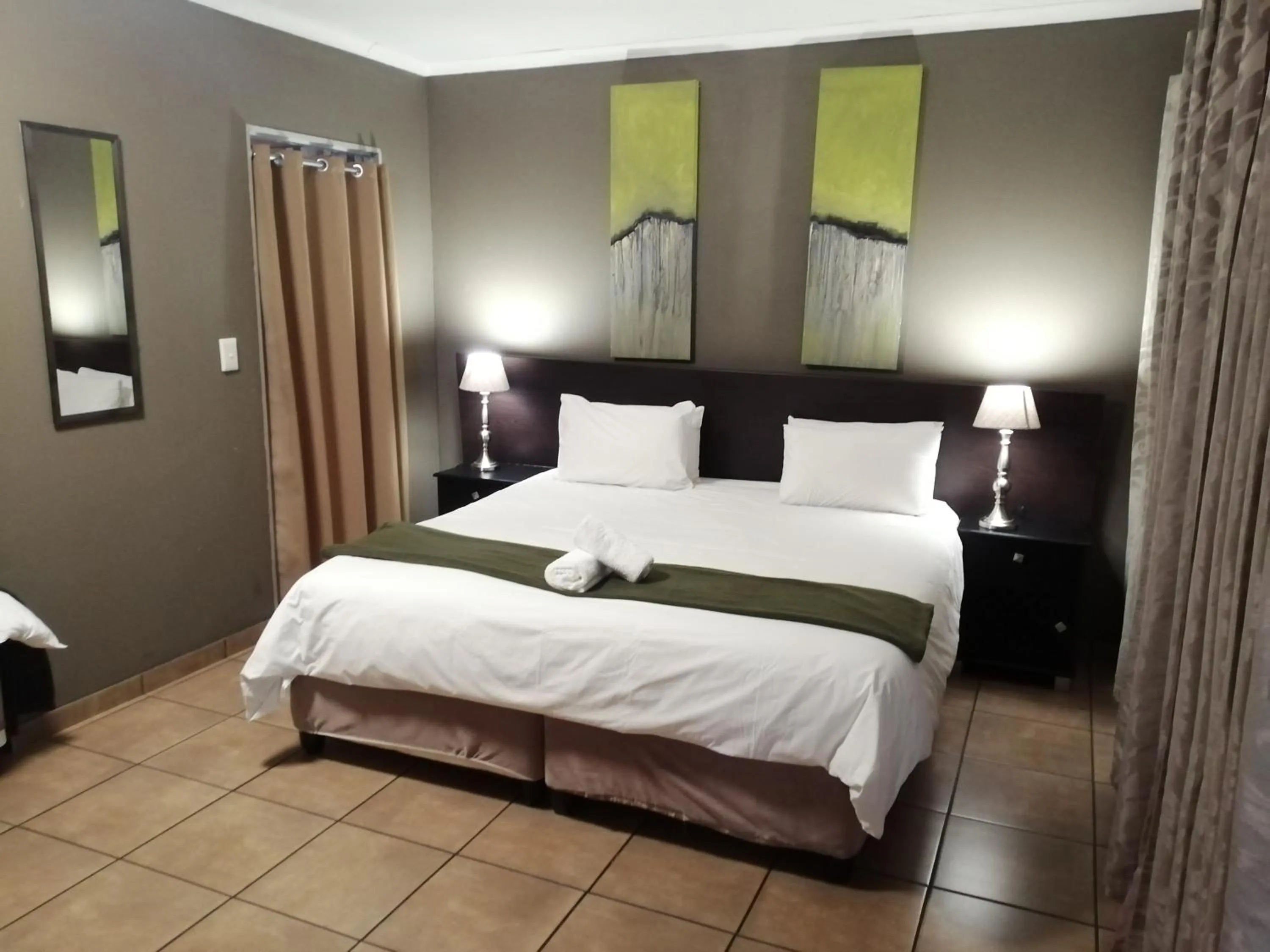 Bedroom, Bed in 24 Onvrey Guest House