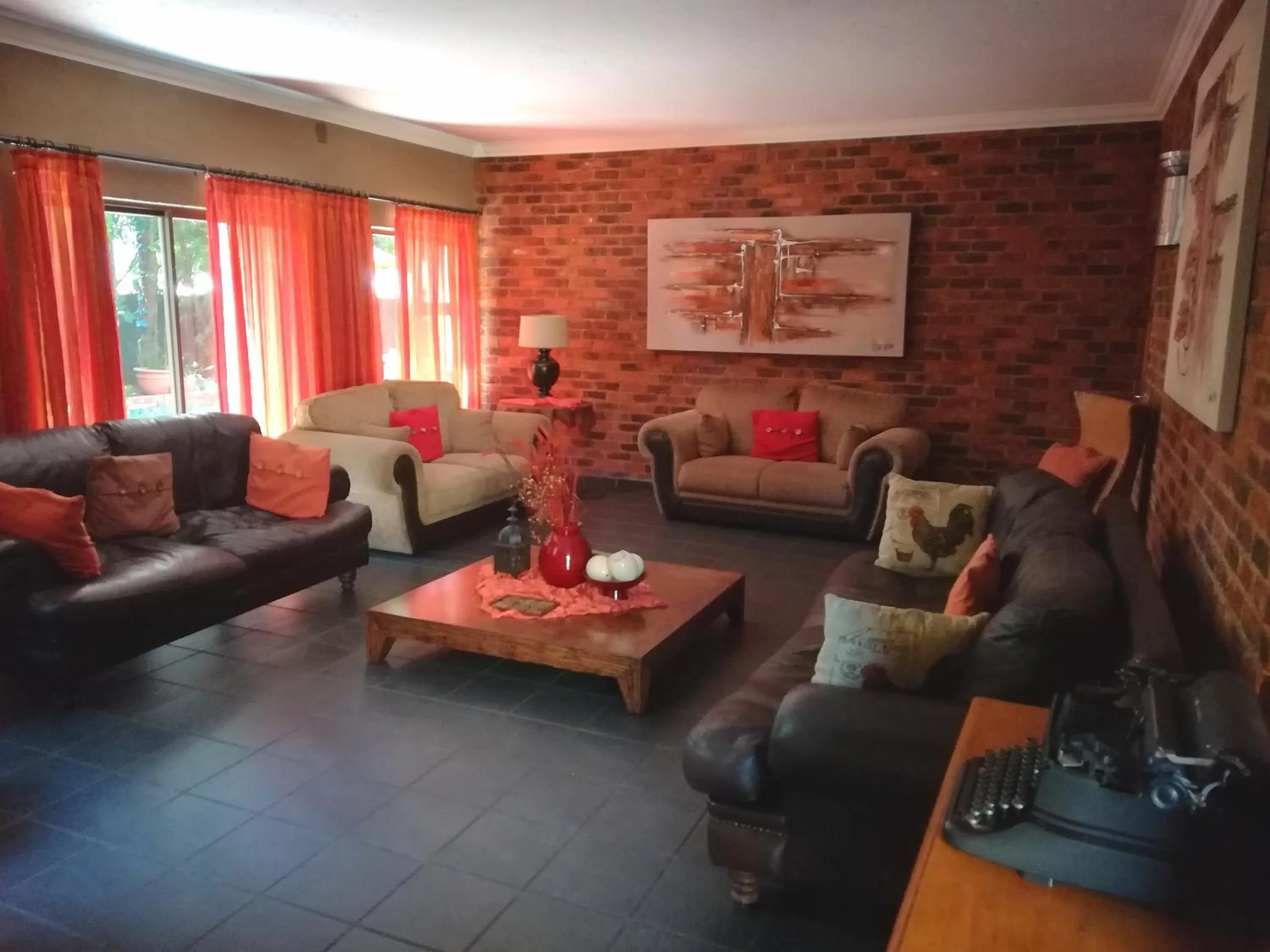 Seating area in 24 Onvrey Guest House