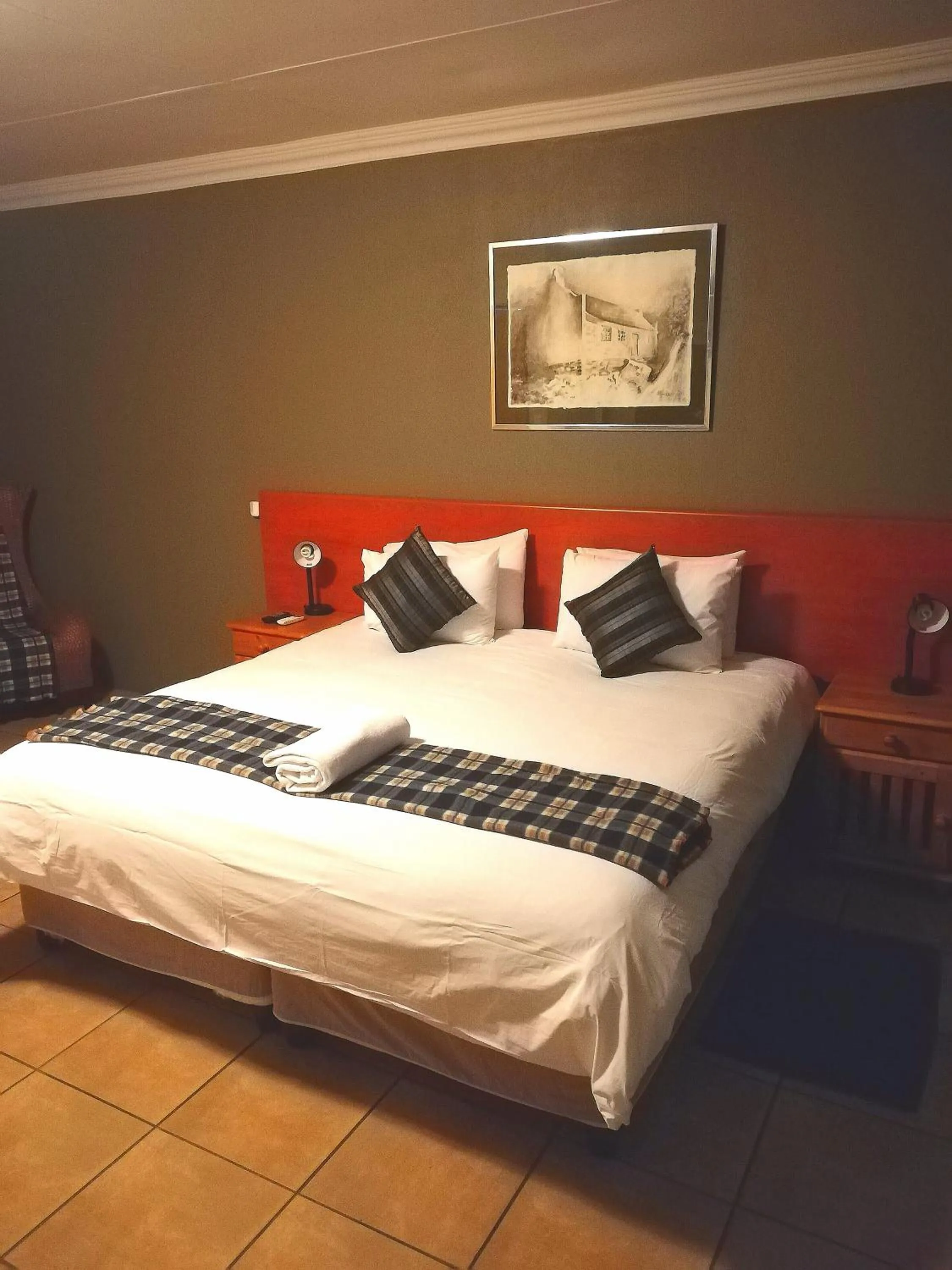 Bed in 24 Onvrey Guest House