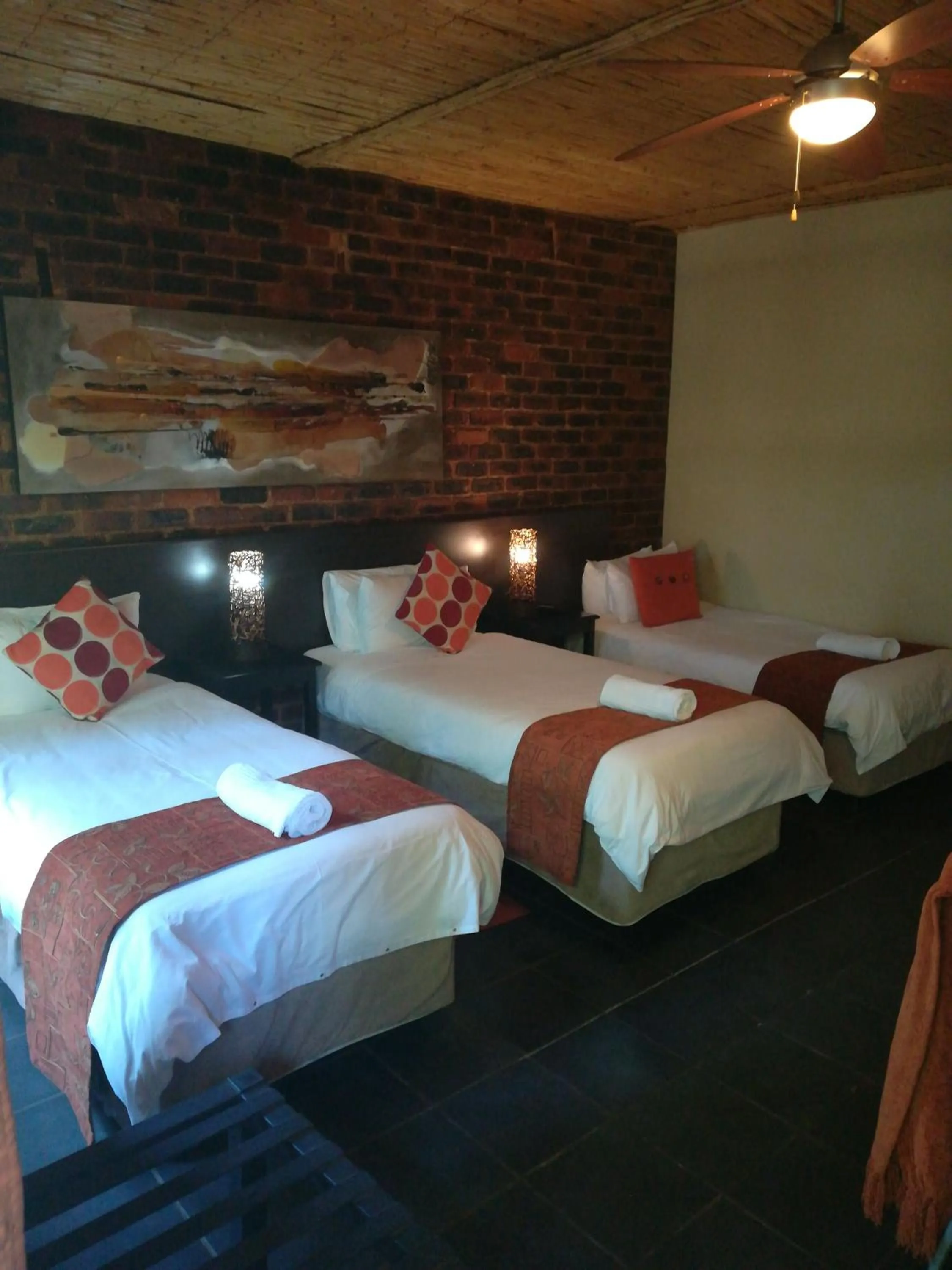 Bed in 24 Onvrey Guest House