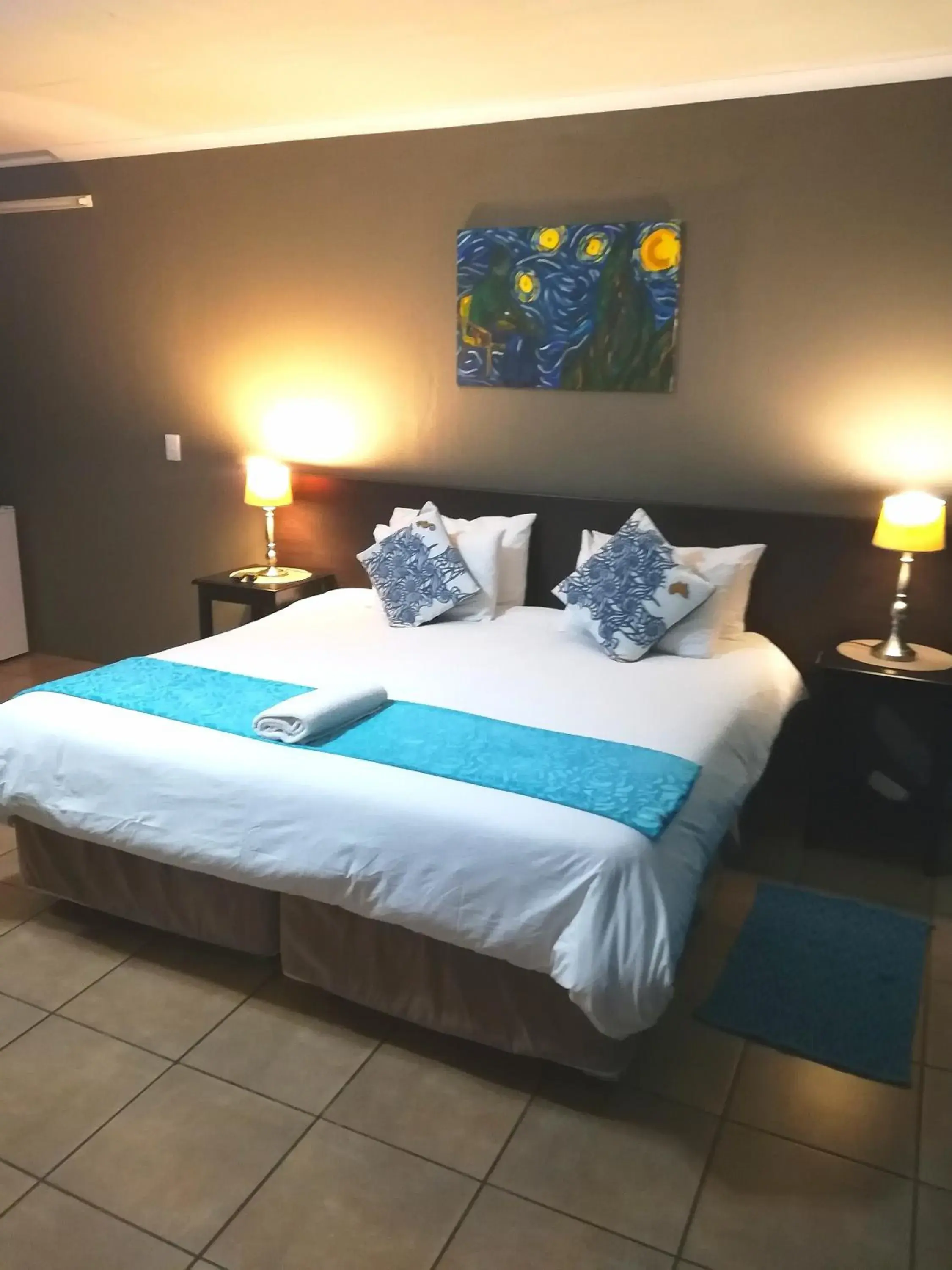 Double or Twin Room - single occupancy in 24 Onvrey Guest House Double or Twin Room - single occupancy in 24 Onvrey Guest House