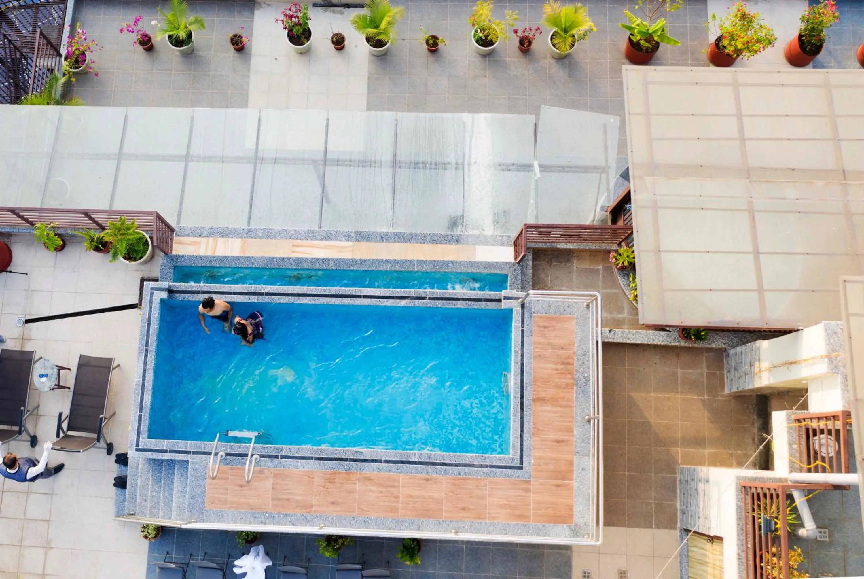 Swimming pool in Hotel Shaara