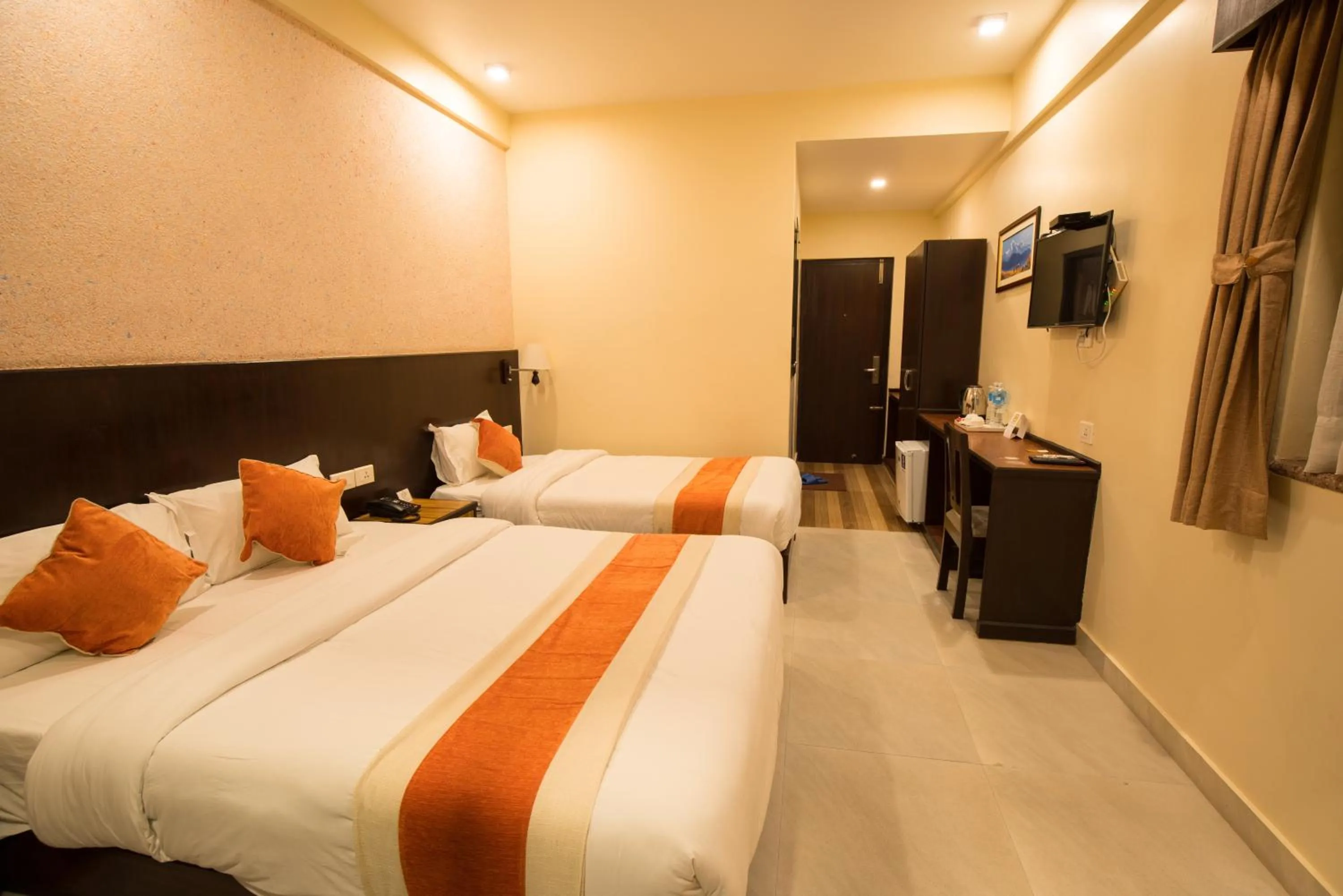 Photo of the whole room, Bed in Hotel Shaara