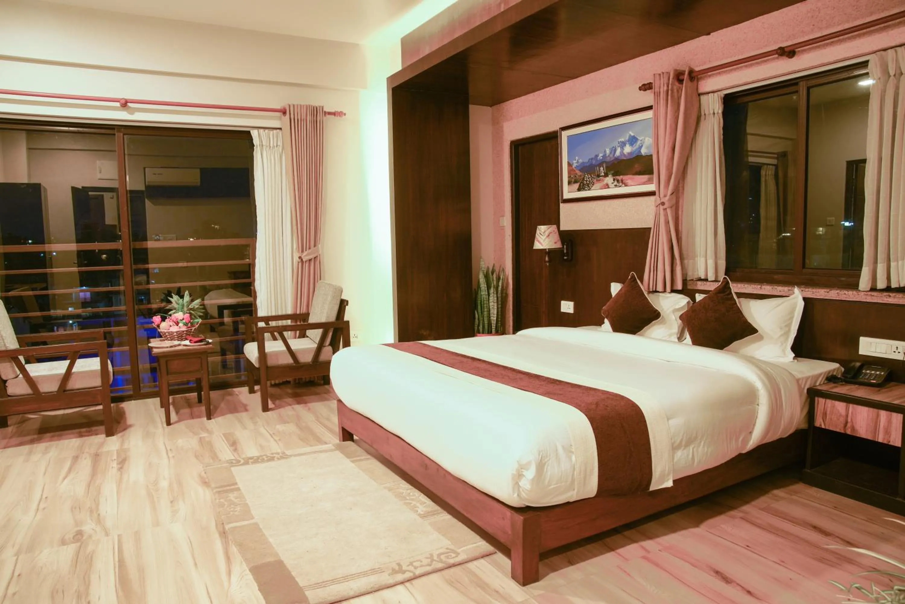 Photo of the whole room, Bed in Hotel Shaara