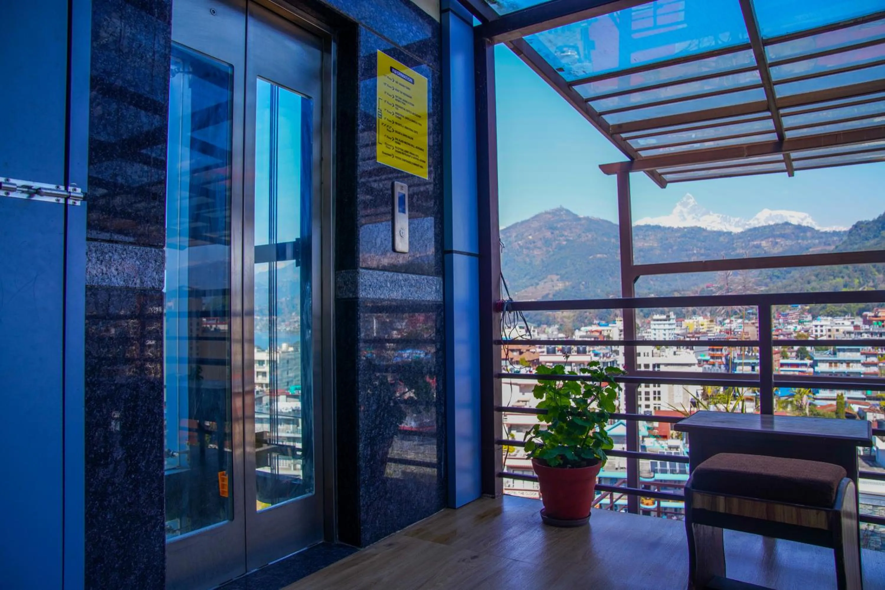 elevator in Hotel Shaara