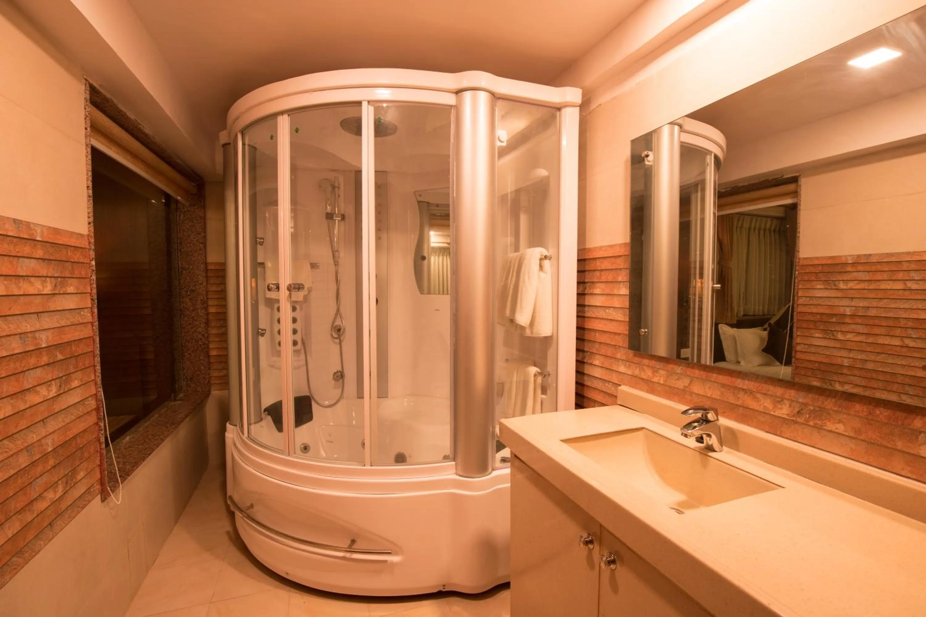 Bathroom in Hotel Shaara