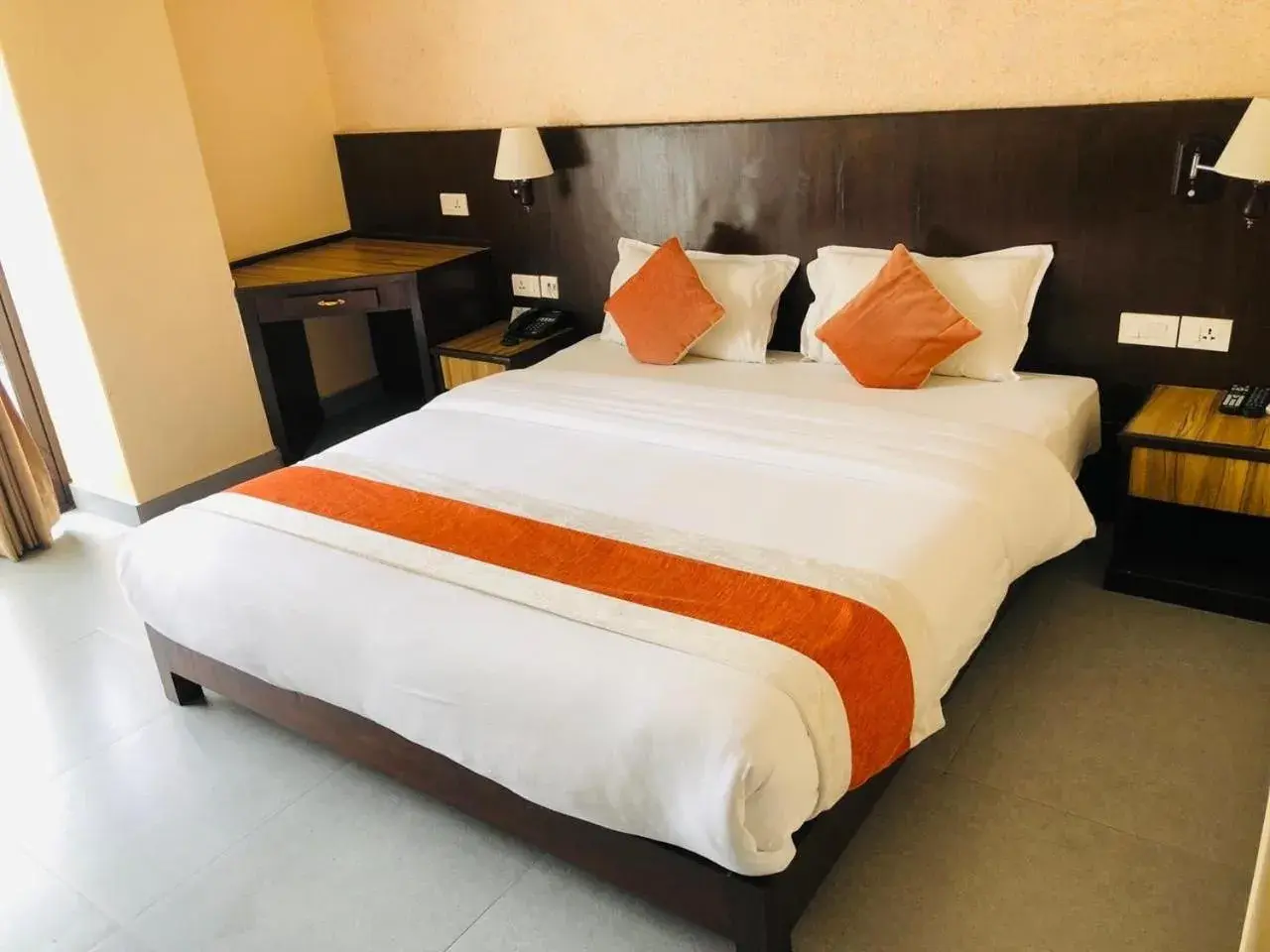 Deluxe Double or Twin Room in Hotel Shaara Deluxe Double or Twin Room in Hotel Shaara