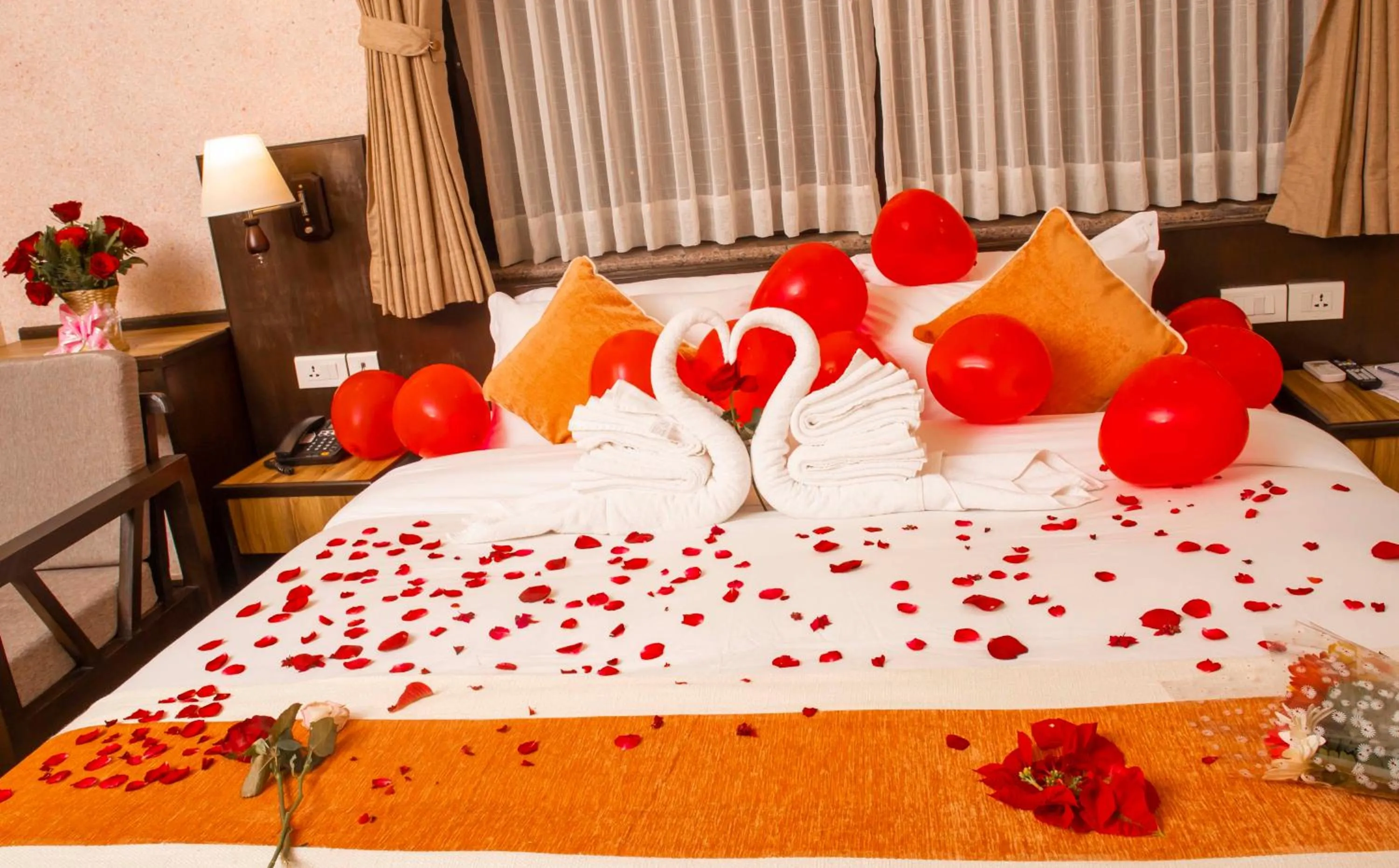 Bedroom, Bed in Hotel Shaara