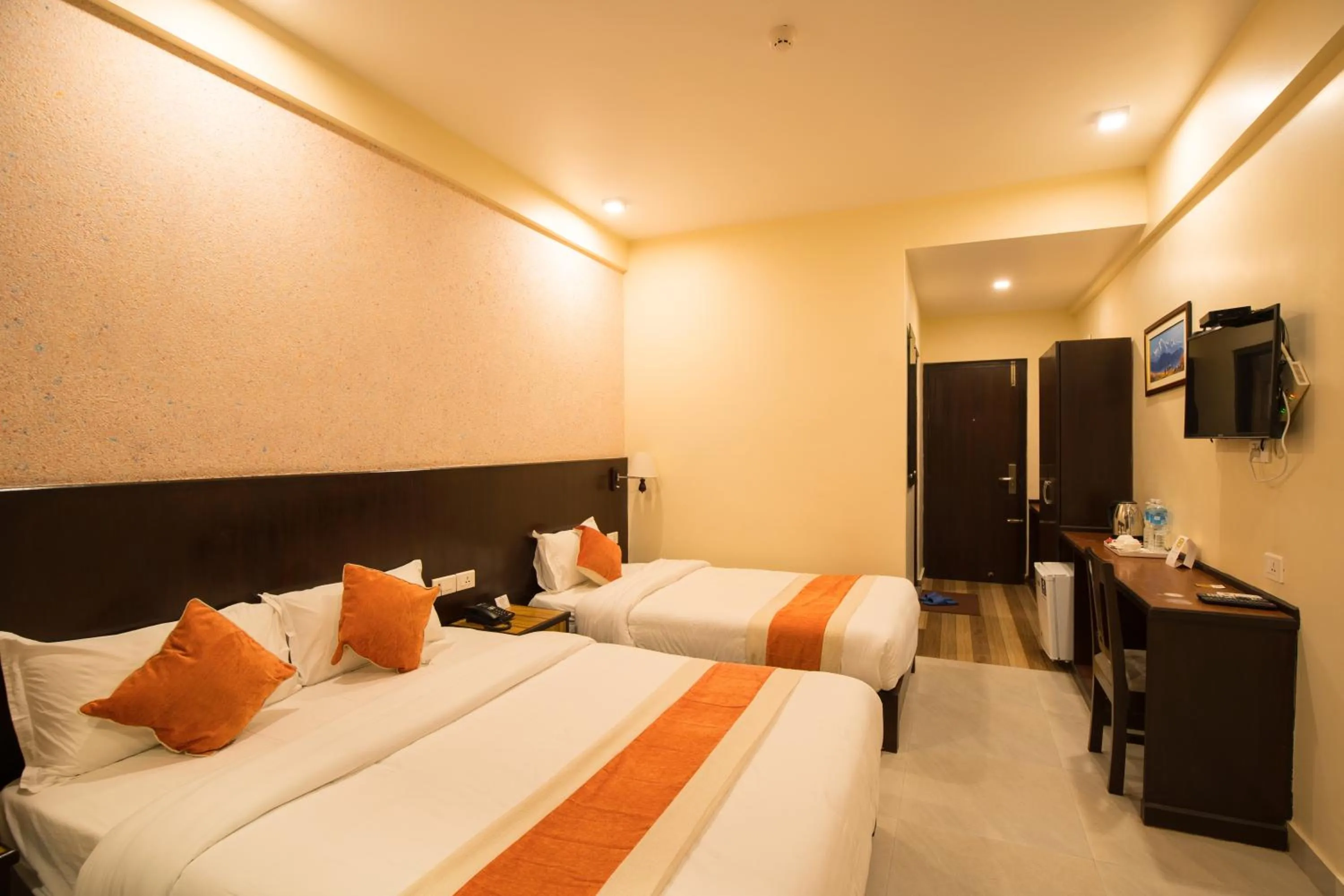 Photo of the whole room, Bed in Hotel Shaara