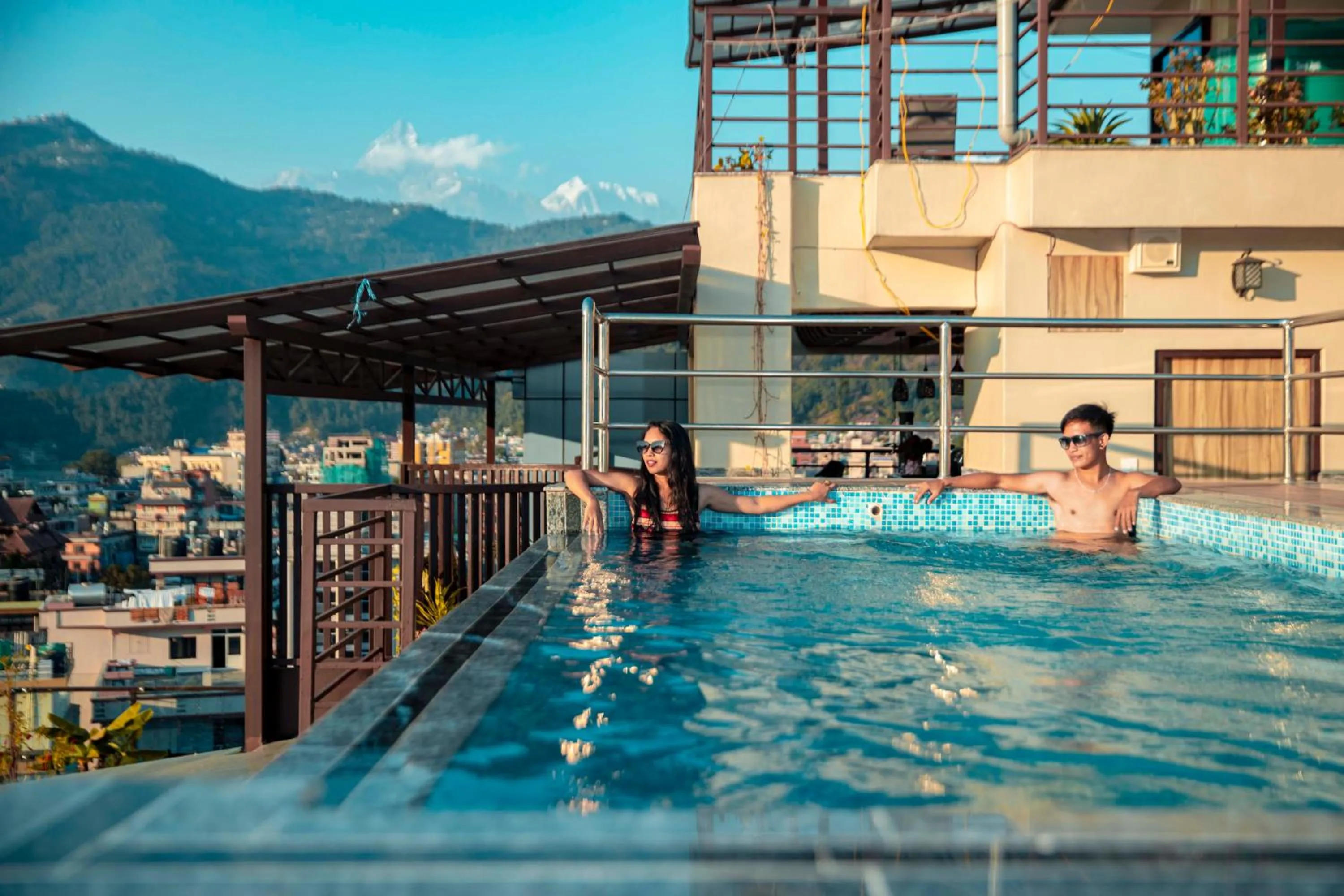 Swimming pool in Hotel Shaara
