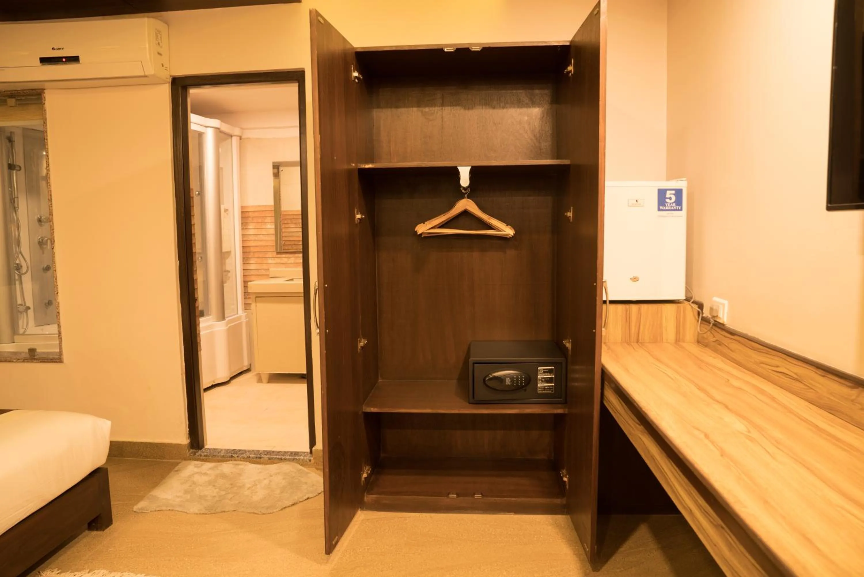 safe in Hotel Shaara