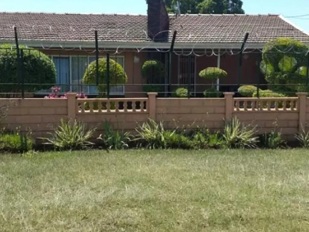 Property building in MS Self-Catering