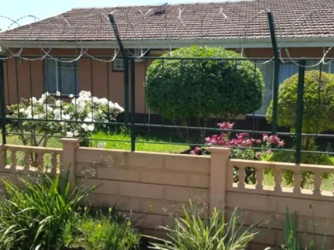 Property building in MS Self-Catering