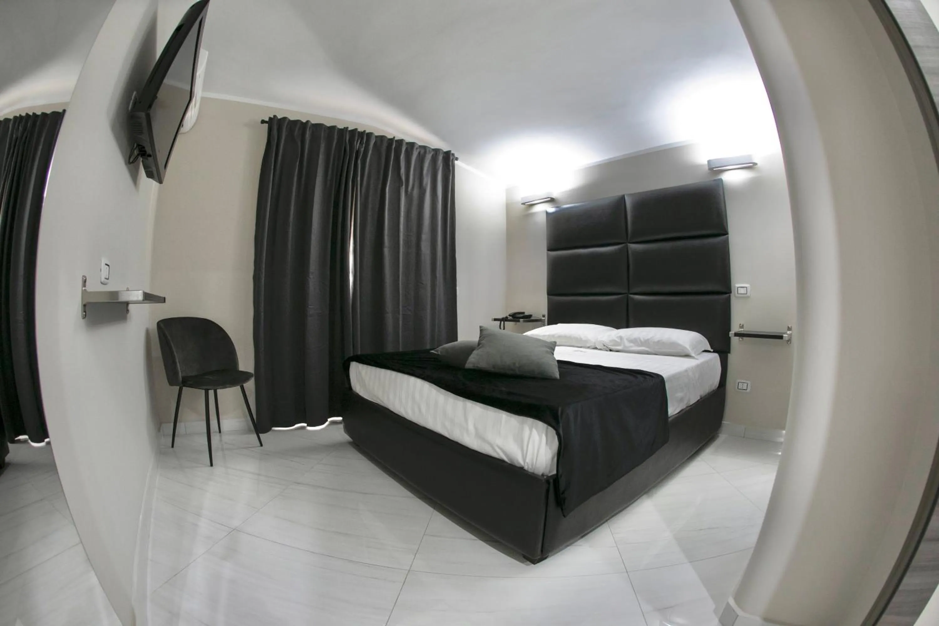 Photo of the whole room, Bed in Hotel Trionfal