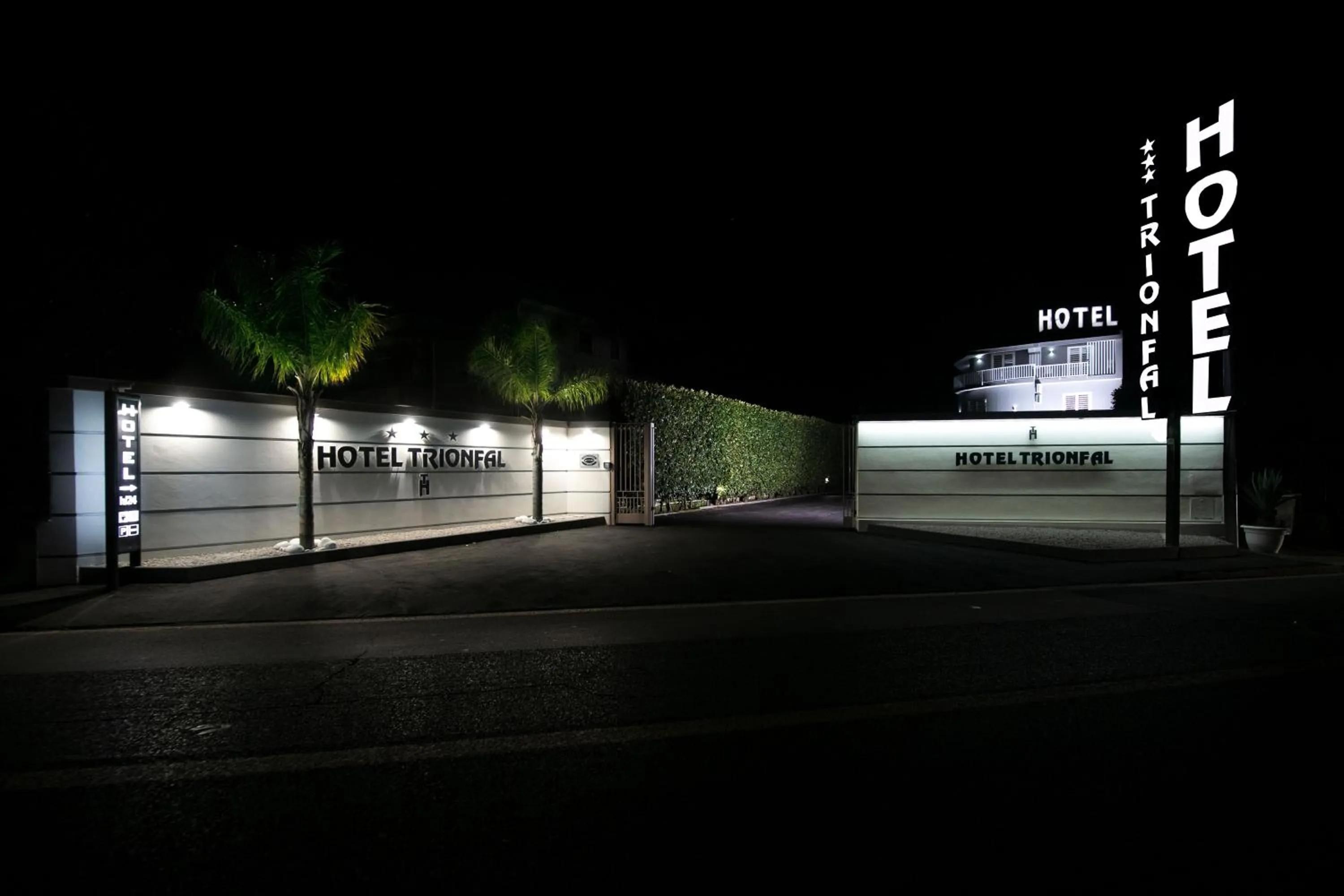 Facade/entrance in Hotel Trionfal