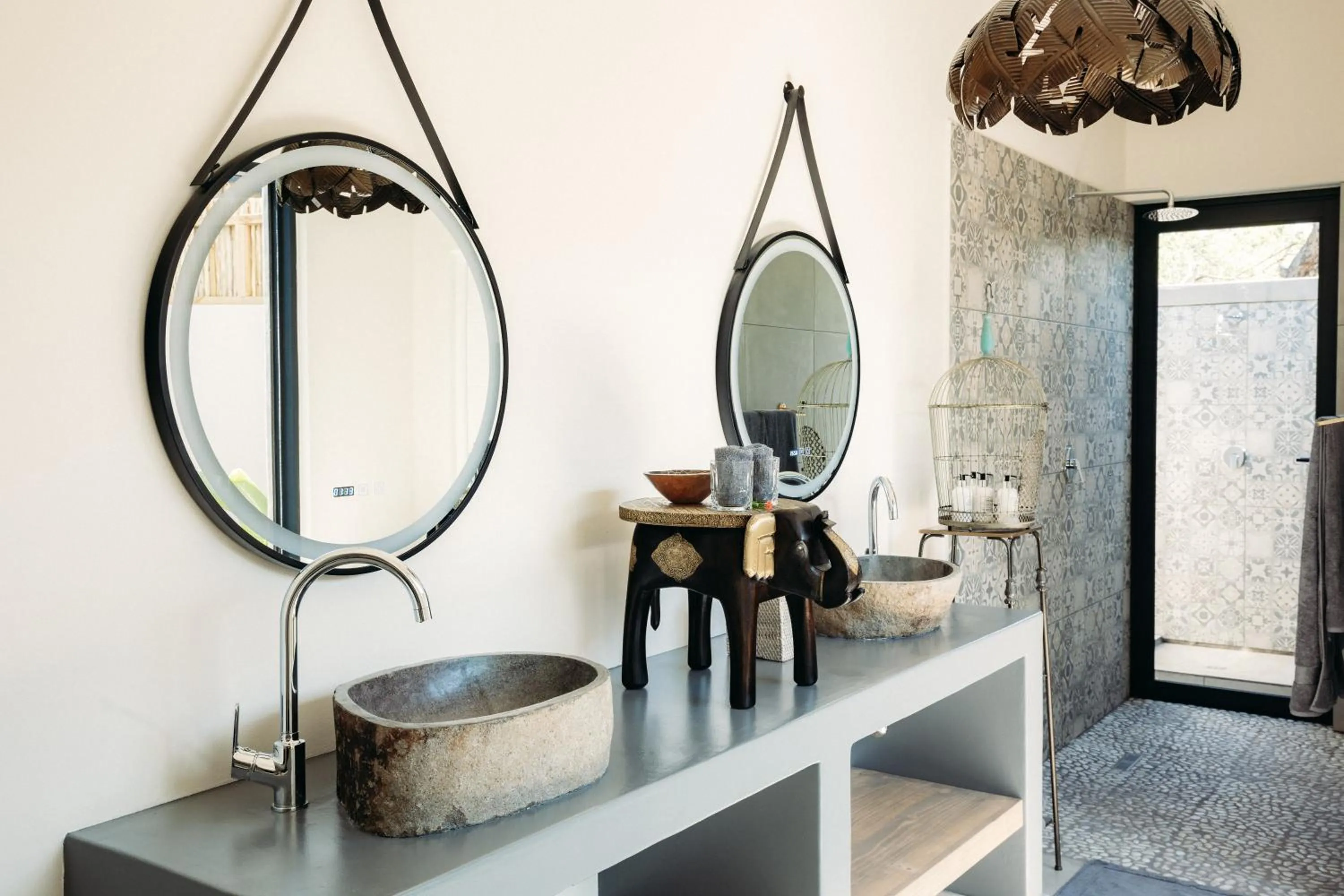 Safari Moon Luxury Bush Lodge