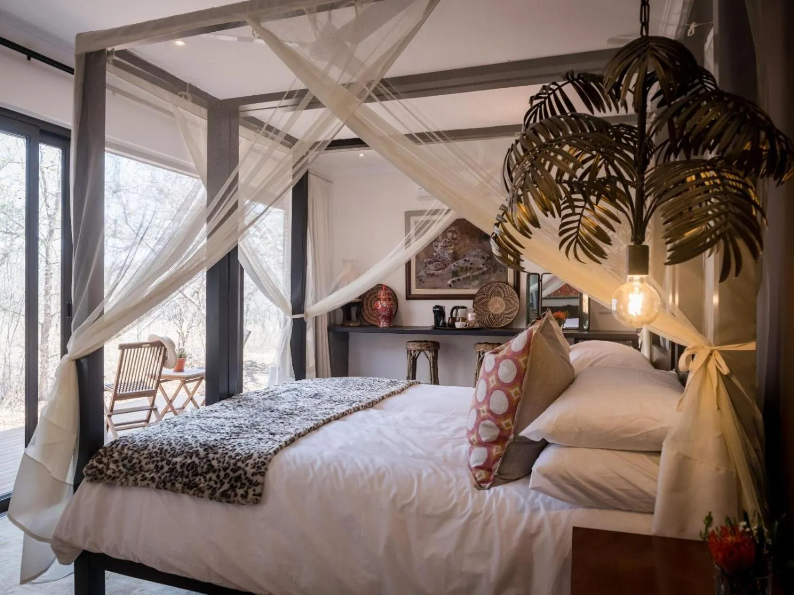 Bed in Safari Moon Luxury Bush Lodge