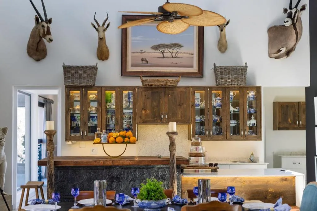 Safari Moon Luxury Bush Lodge