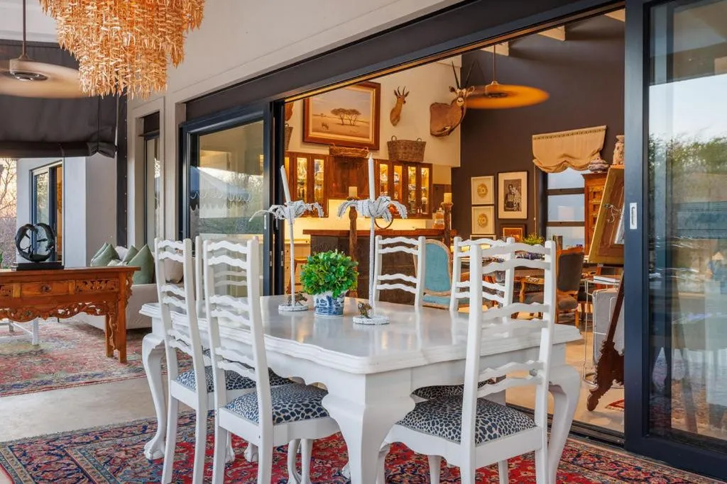 Safari Moon Luxury Bush Lodge