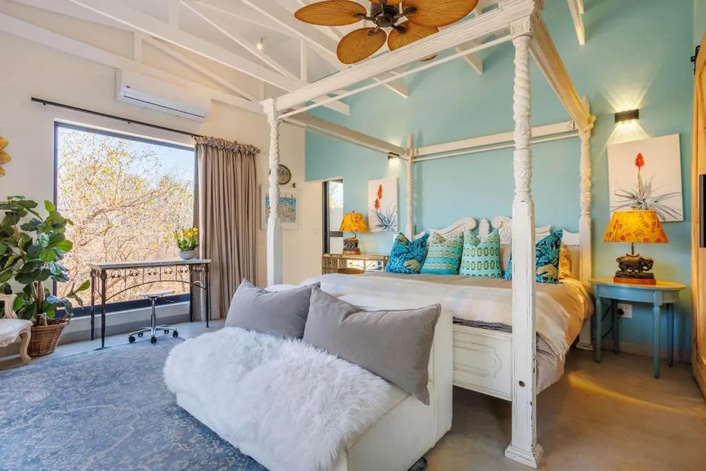 Safari Moon Luxury Bush Lodge