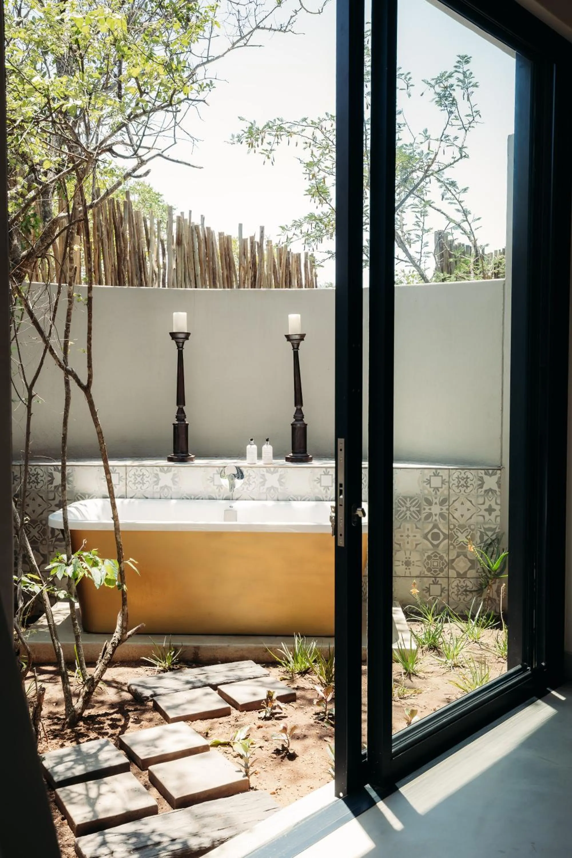 Safari Moon Luxury Bush Lodge