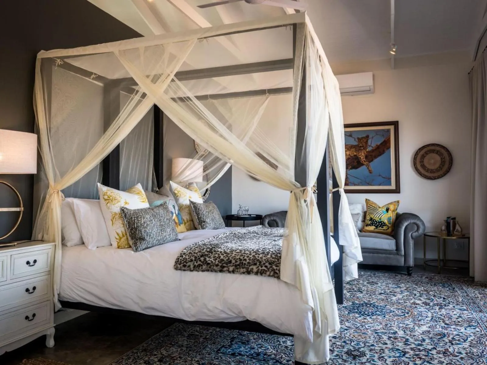Bed in Safari Moon Luxury Bush Lodge