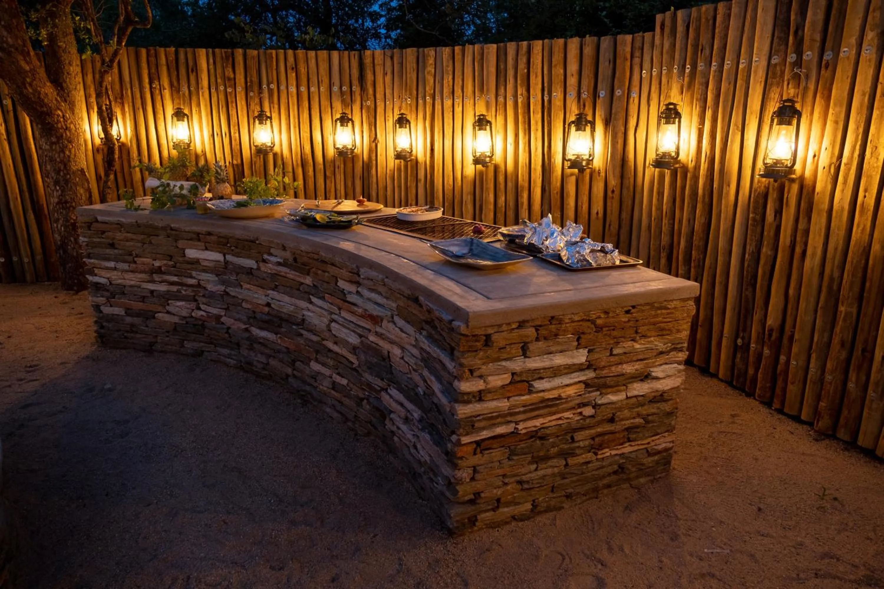 Restaurant/places to eat in Safari Moon Luxury Bush Lodge