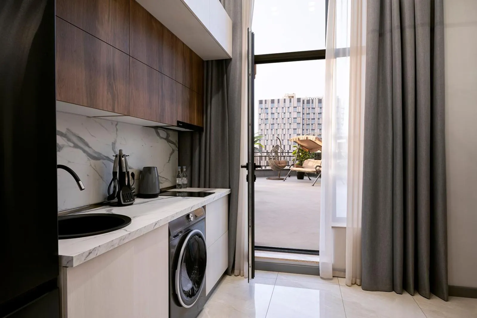 Kitchen or kitchenette in Hilltop North Avenue by Stellar Hotels, Yerevan