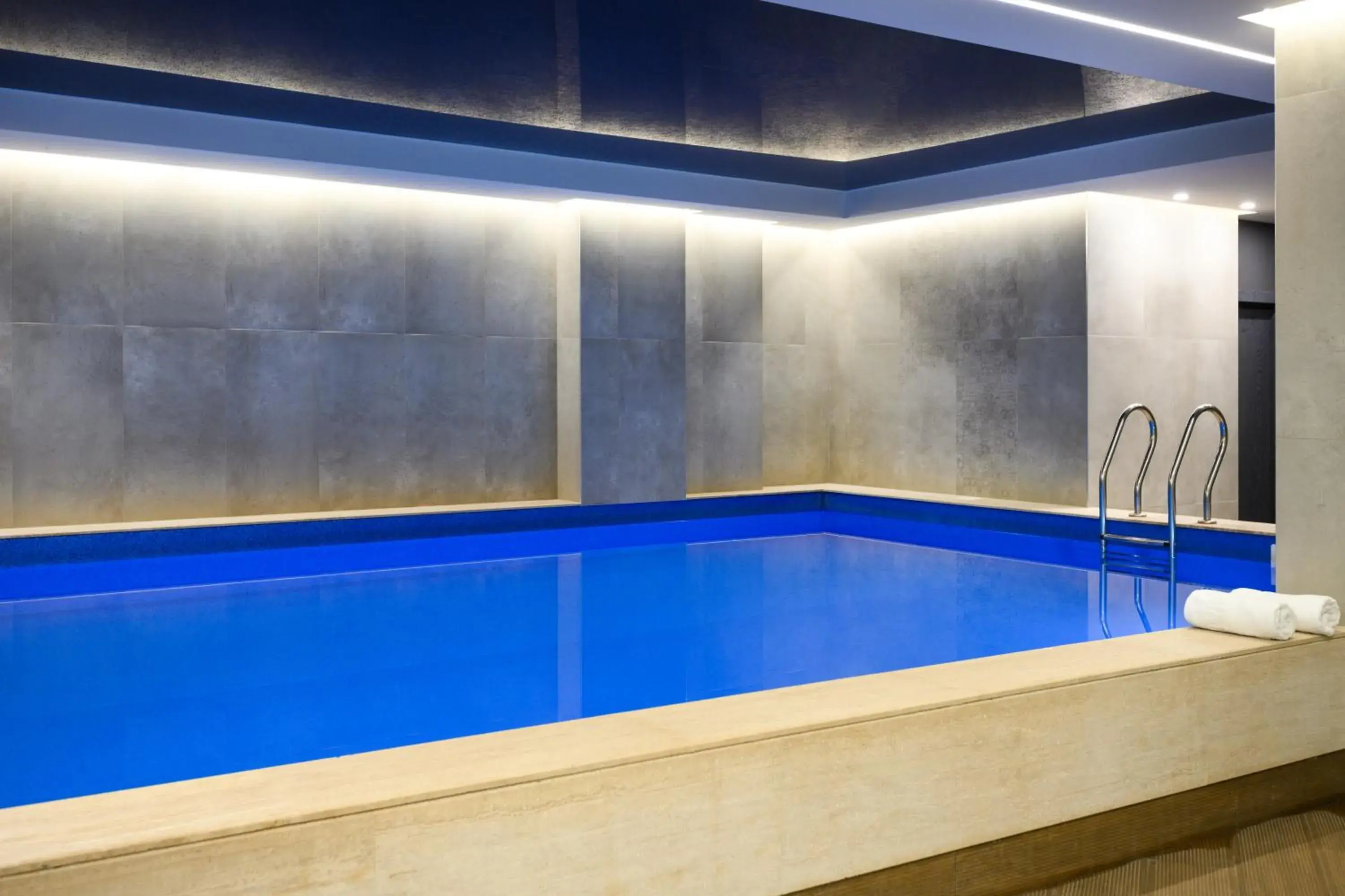 Swimming pool in Hilltop North Avenue by Stellar Hotels, Yerevan Swimming pool in Hilltop North Avenue by Stellar Hotels, Yerevan