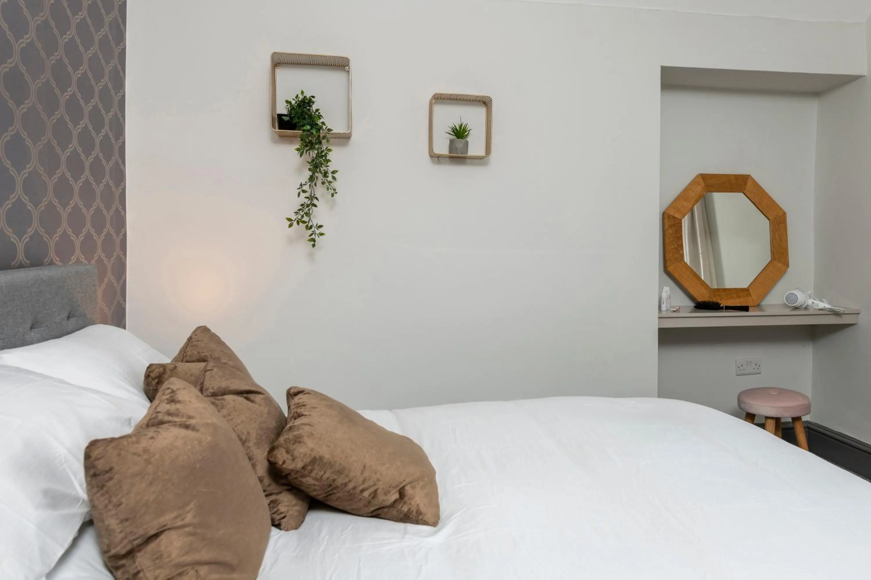 Other, Bed in North Lodge