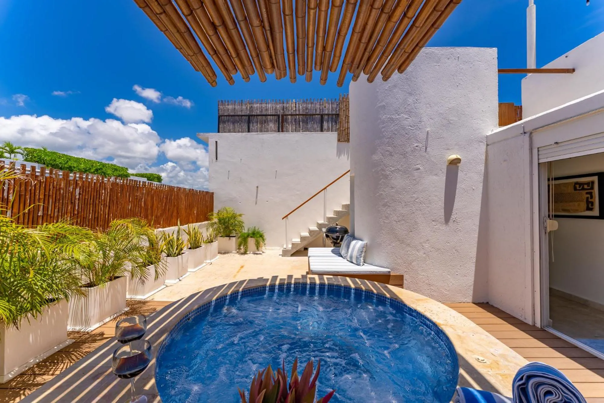Other in 2 story PH heated jacuzzi close Beach 5th