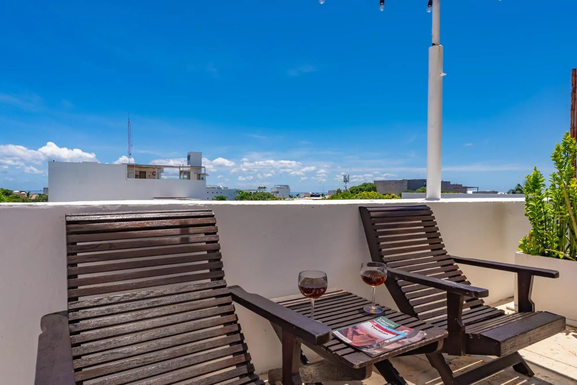 2 story PH heated jacuzzi close Beach 5th